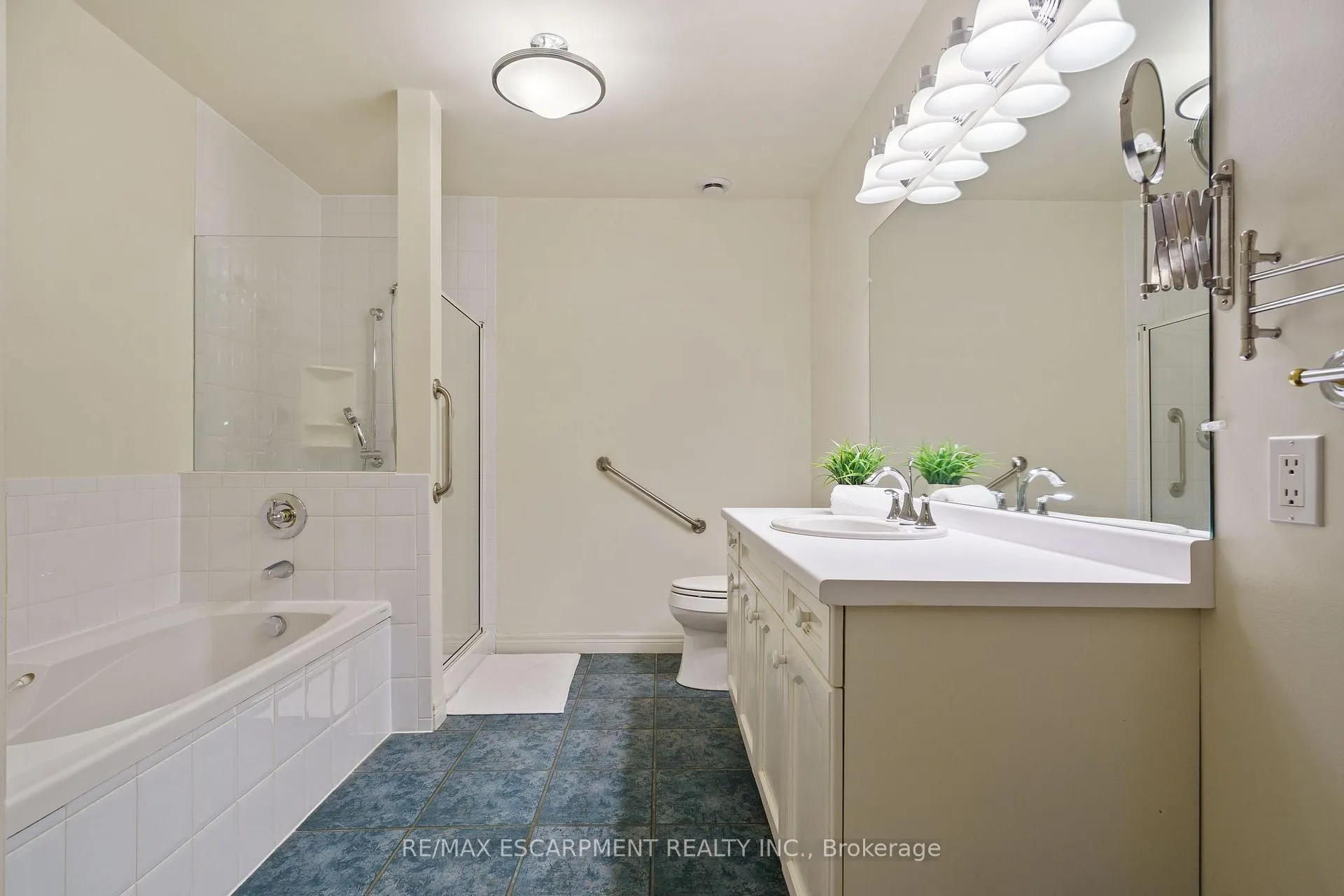 Photo 29 of Unit 102, 77 Governors Road, Hamilton, Dundas — HOMEH