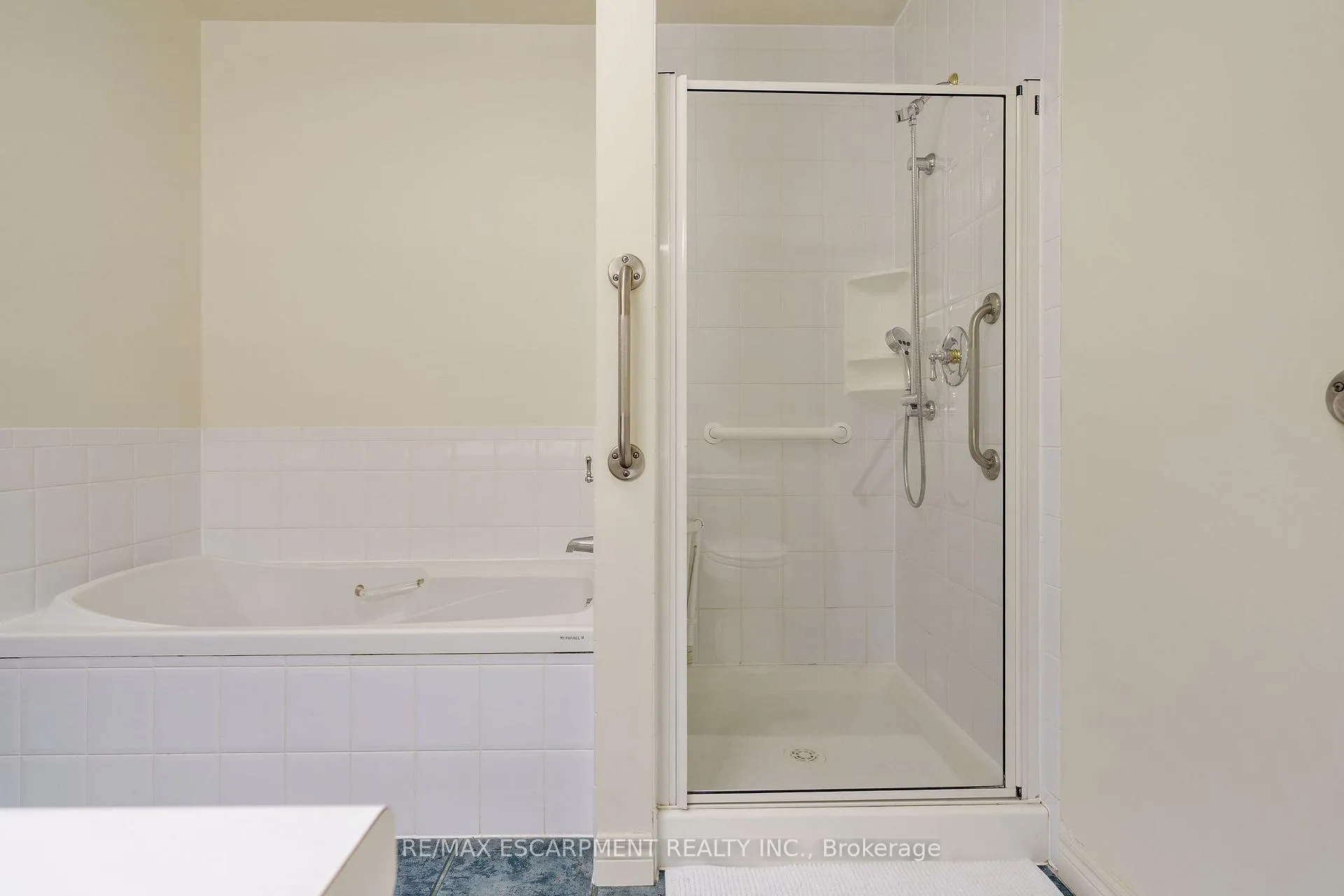 Photo 31 of Unit 102, 77 Governors Road, Hamilton, Dundas — HOMEH