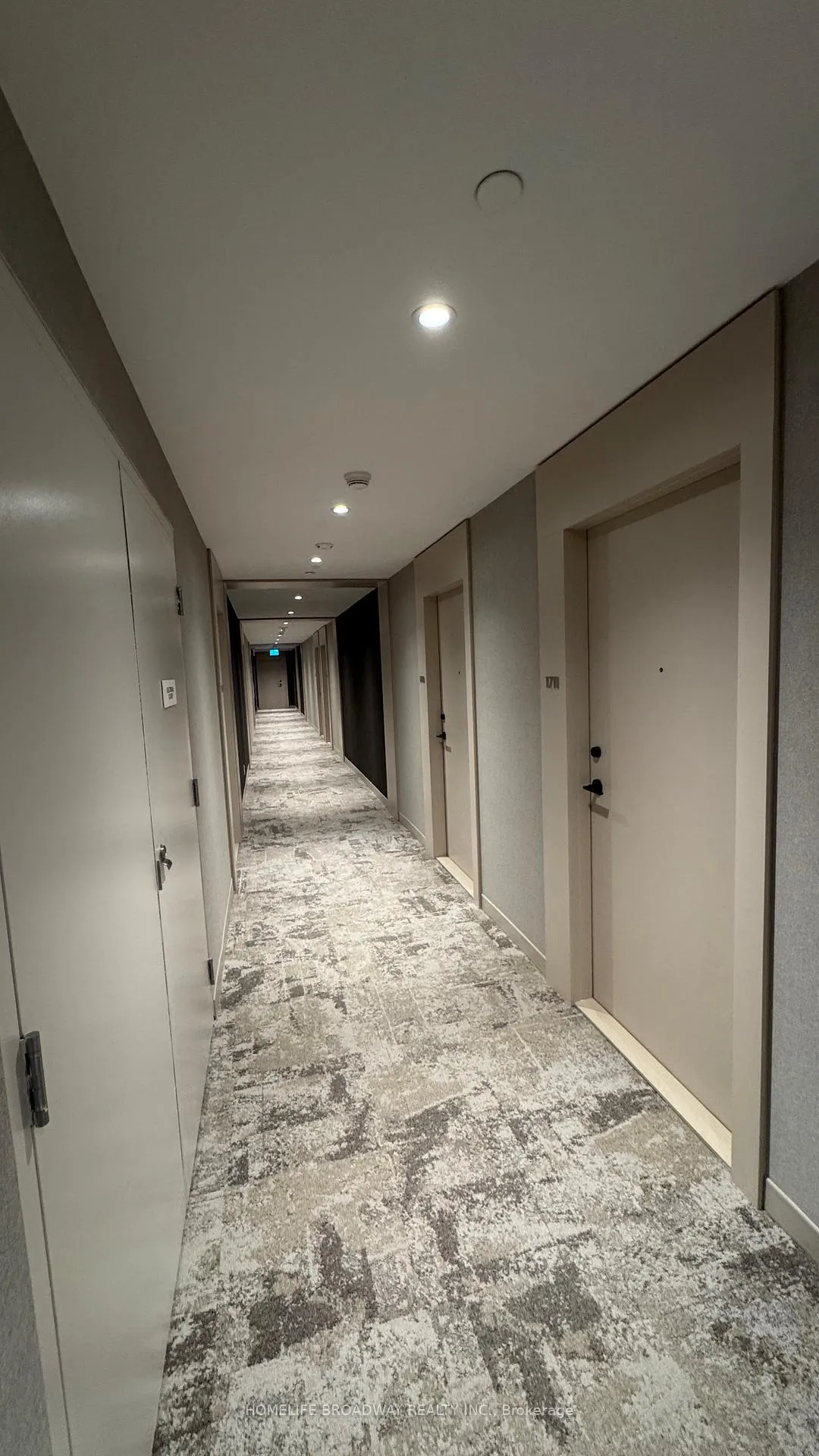 Photo 3 of Unit 1711, 2020 Bathurst Street, Toronto, Humewood-Cedarvale — HOMEH