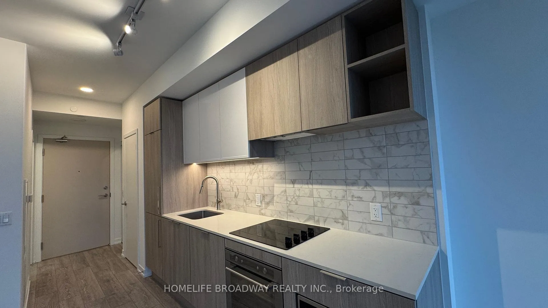 Photo 5 of Unit 1711, 2020 Bathurst Street, Toronto, Humewood-Cedarvale — HOMEH