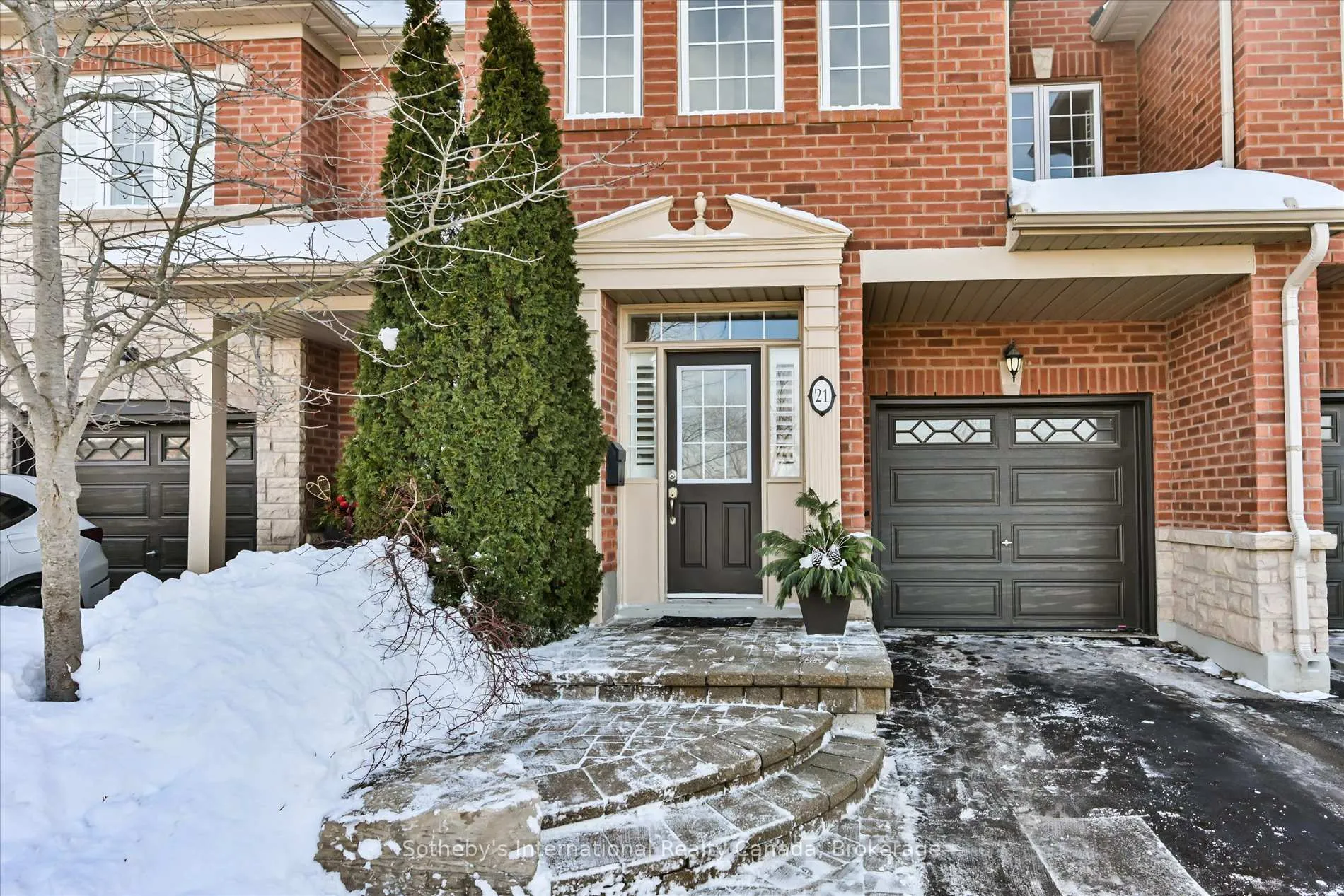 Photo 3 of Unit 21, 300 Ravineview Way, Oakville, Wedgewood Creek — HOMEH