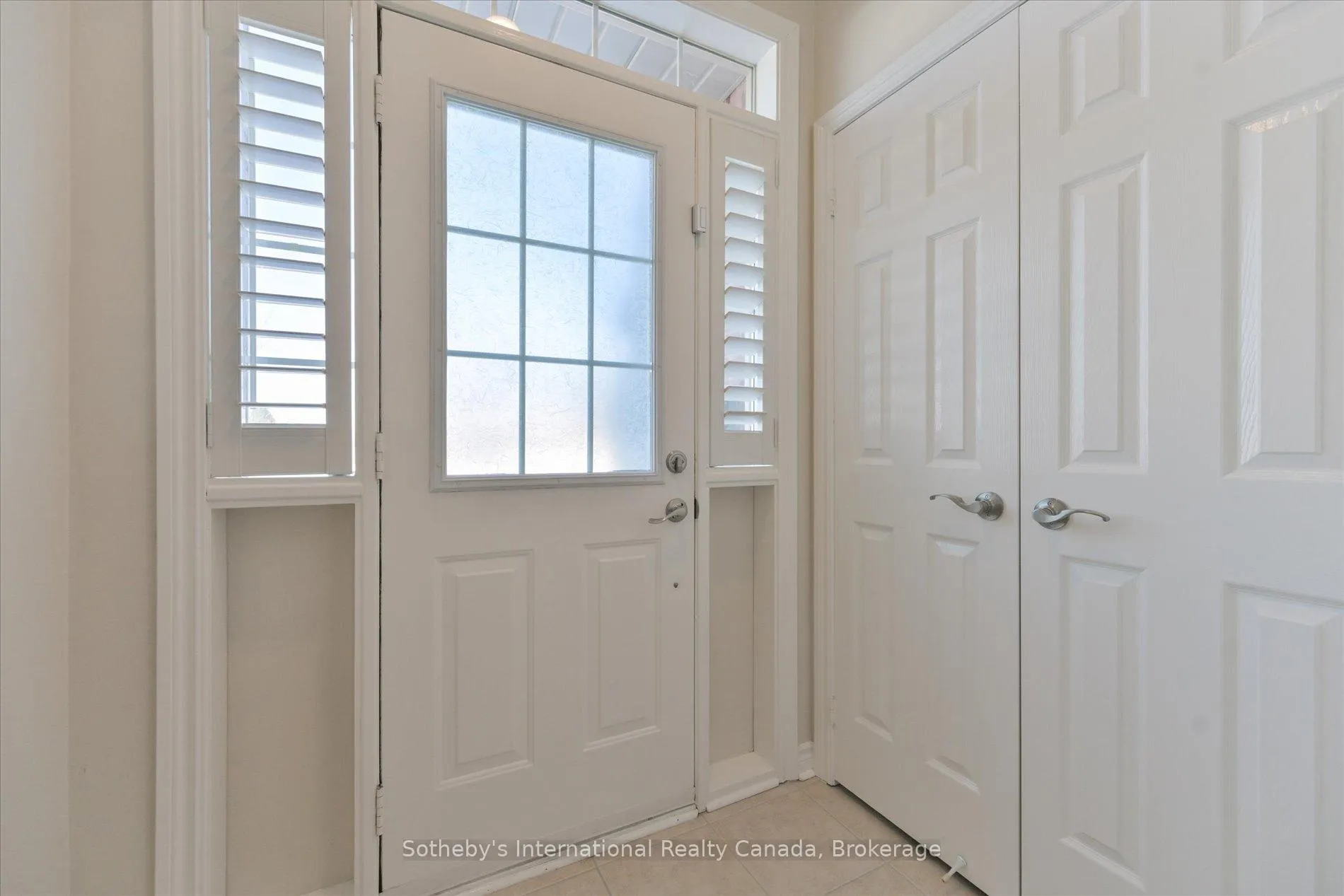 Photo 4 of Unit 21, 300 Ravineview Way, Oakville, Wedgewood Creek — HOMEH