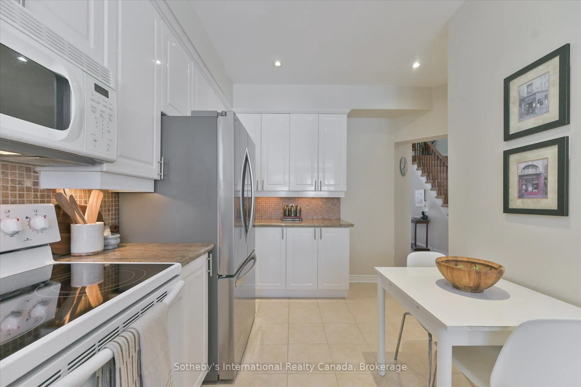 Photo 14 of Unit 21, 300 Ravineview Way, Oakville, Wedgewood Creek — HOMEH