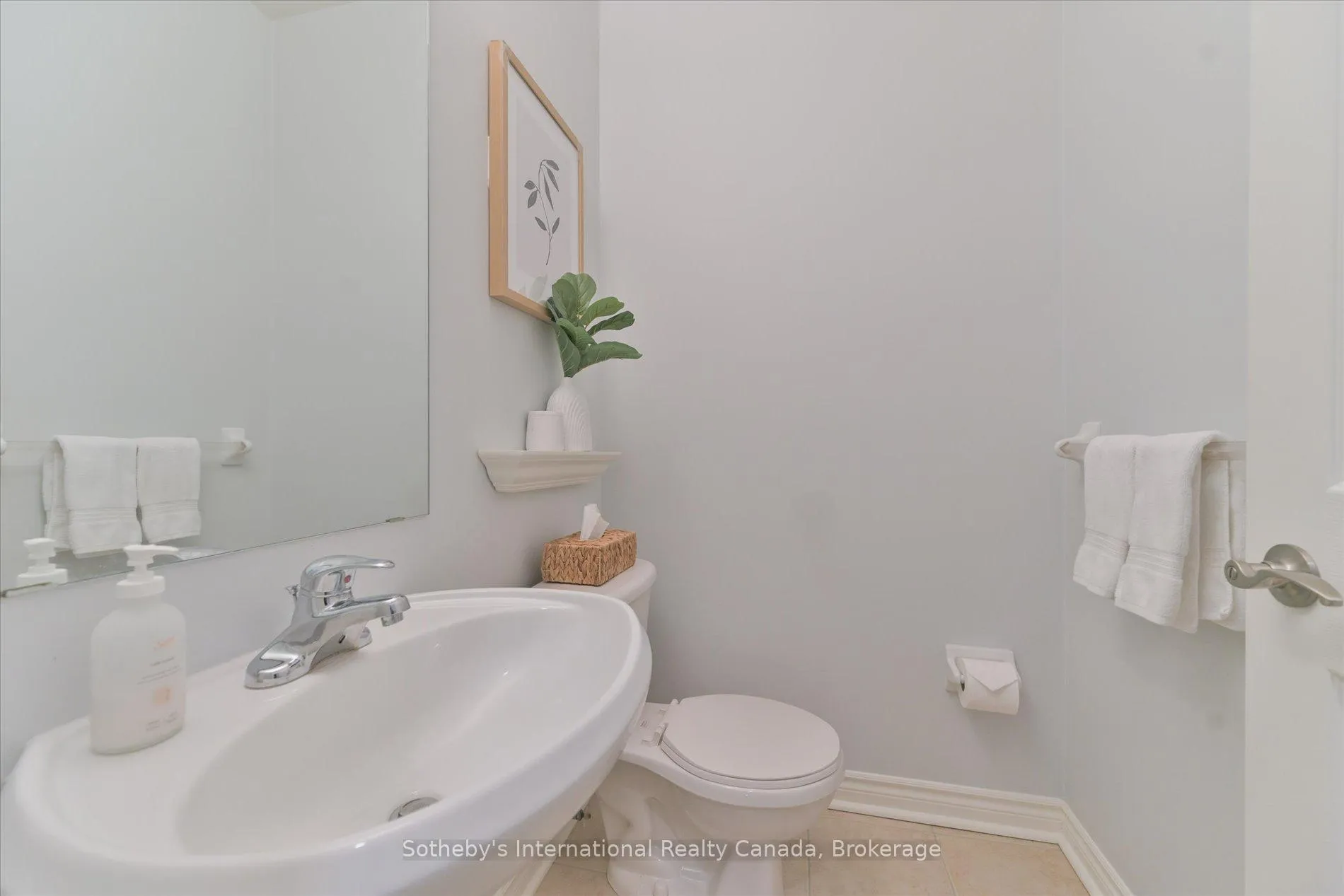 Photo 15 of Unit 21, 300 Ravineview Way, Oakville, Wedgewood Creek — HOMEH