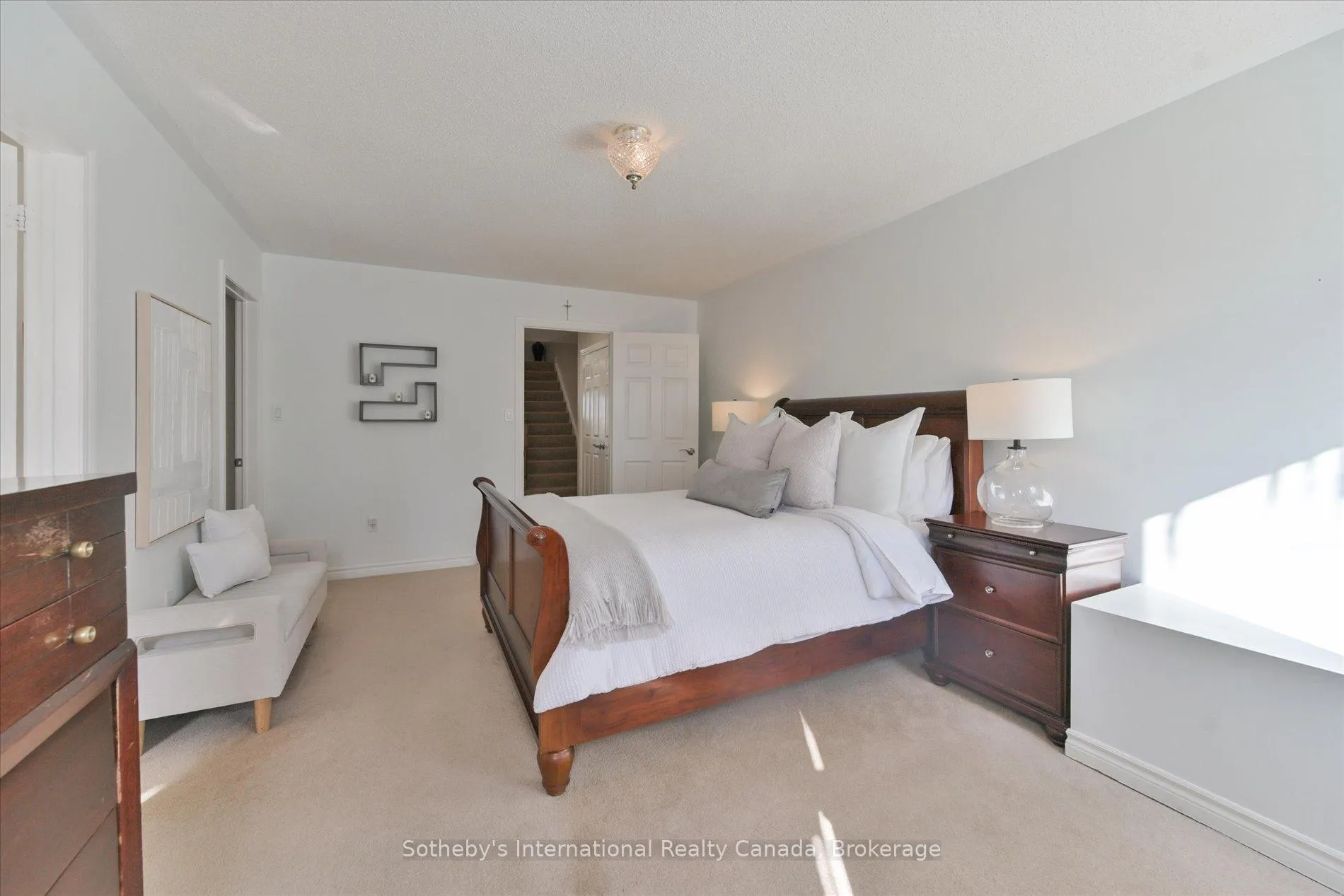 Photo 19 of Unit 21, 300 Ravineview Way, Oakville, Wedgewood Creek — HOMEH