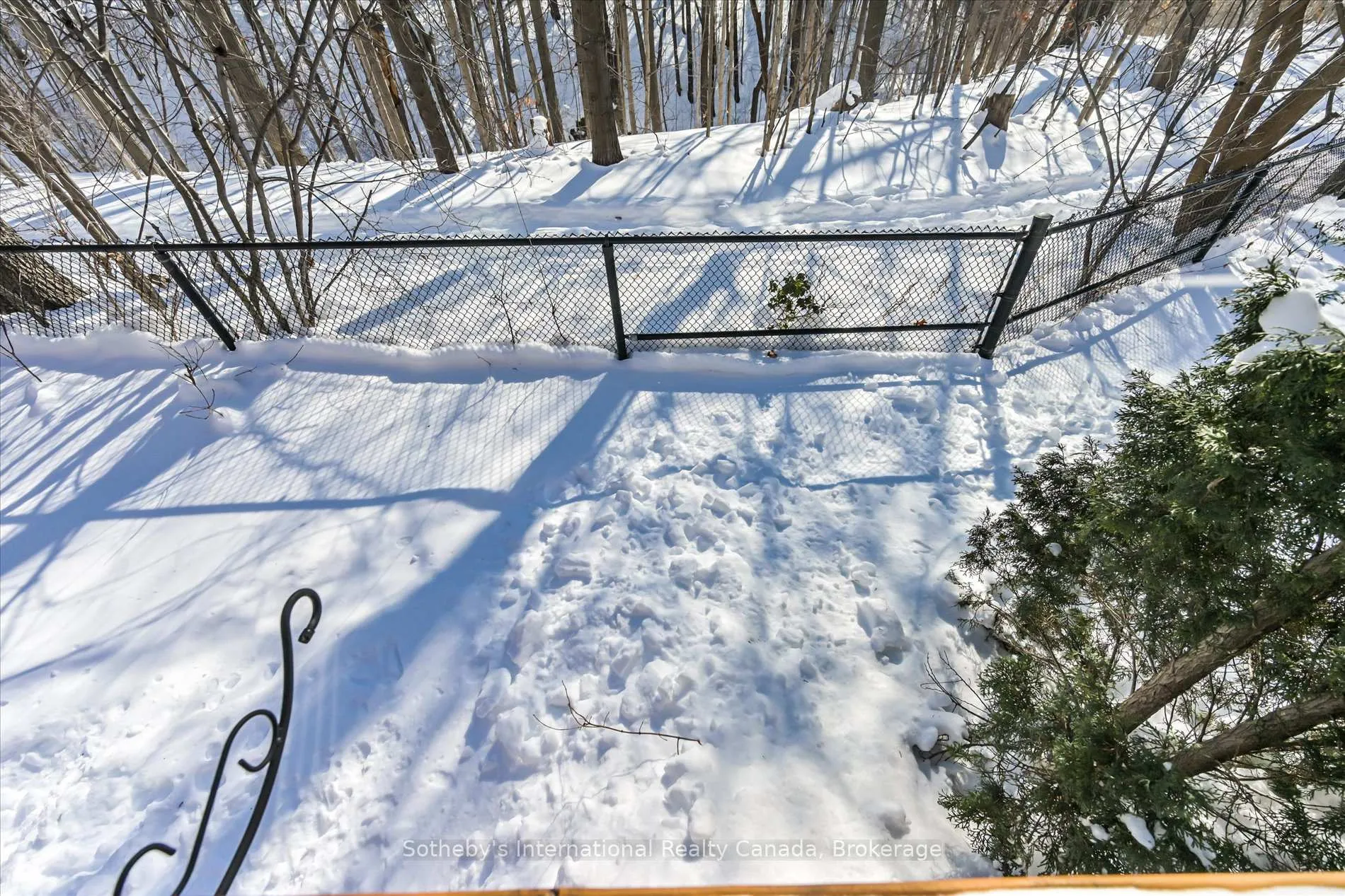 Photo 42 of Unit 21, 300 Ravineview Way, Oakville, Wedgewood Creek — HOMEH