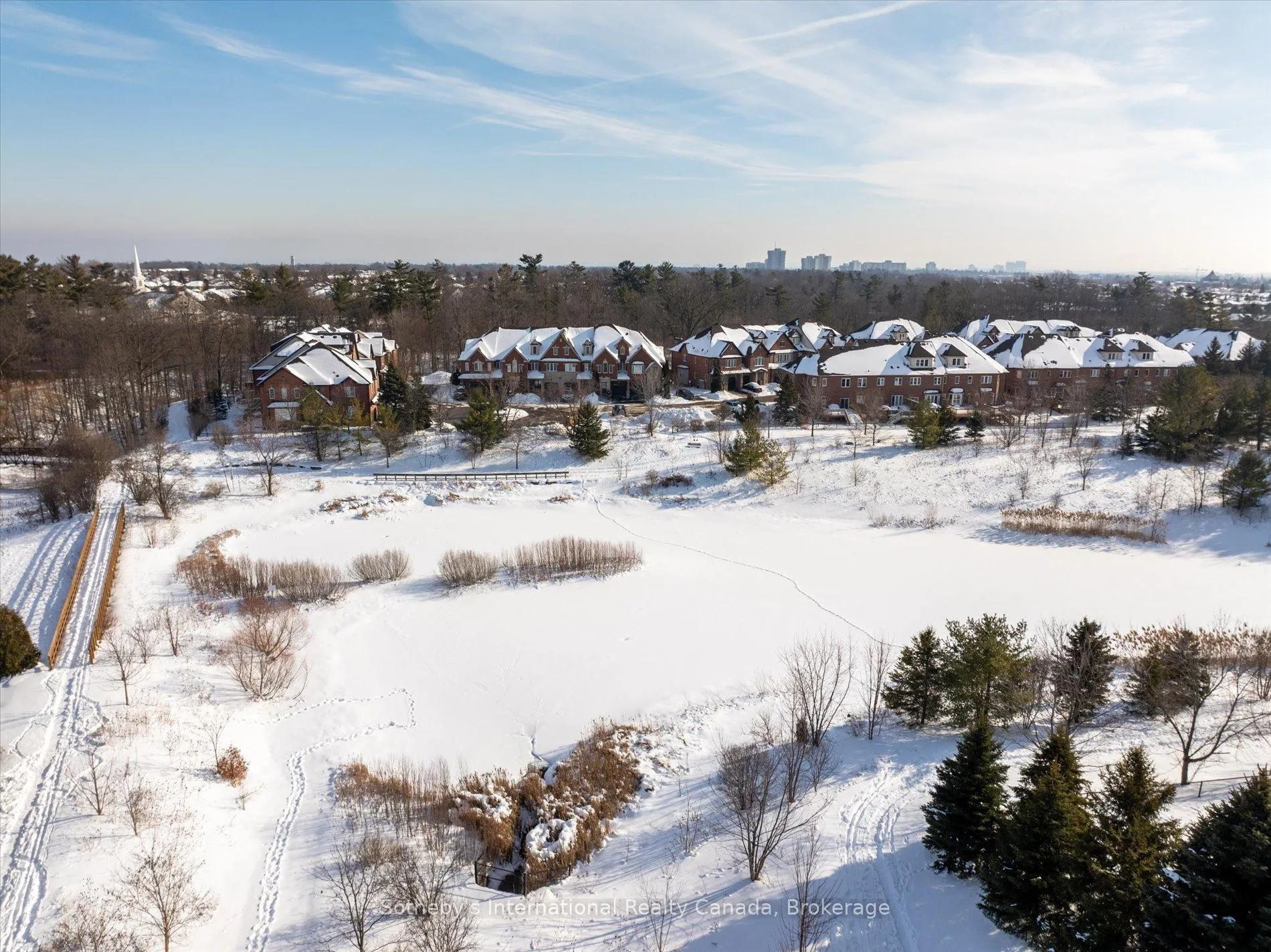 Photo 45 of Unit 21, 300 Ravineview Way, Oakville, Wedgewood Creek — HOMEH
