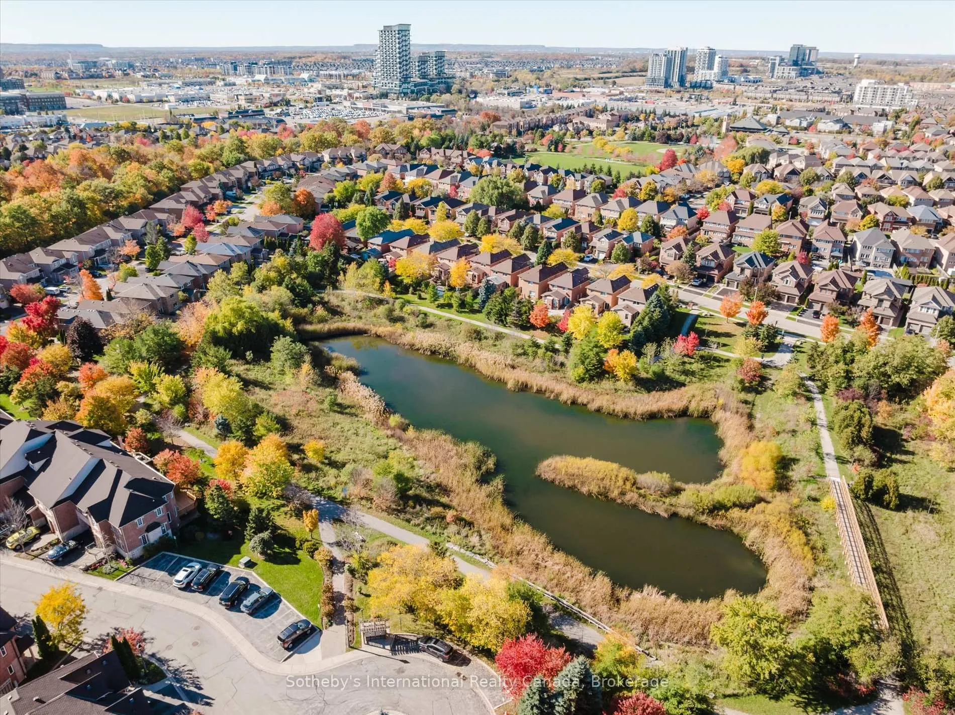 Photo 46 of Unit 21, 300 Ravineview Way, Oakville, Wedgewood Creek — HOMEH