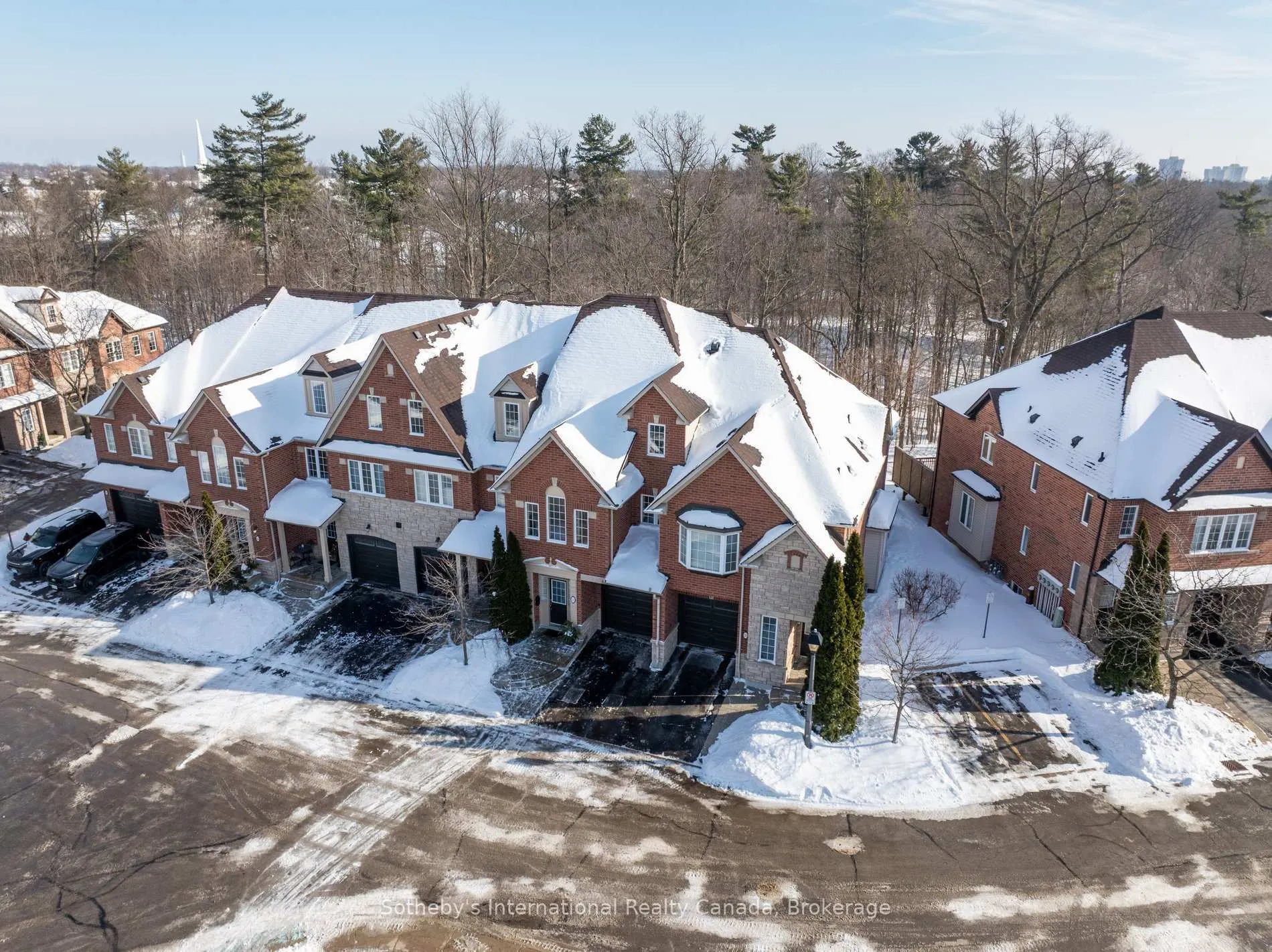Photo 50 of Unit 21, 300 Ravineview Way, Oakville, Wedgewood Creek — HOMEH