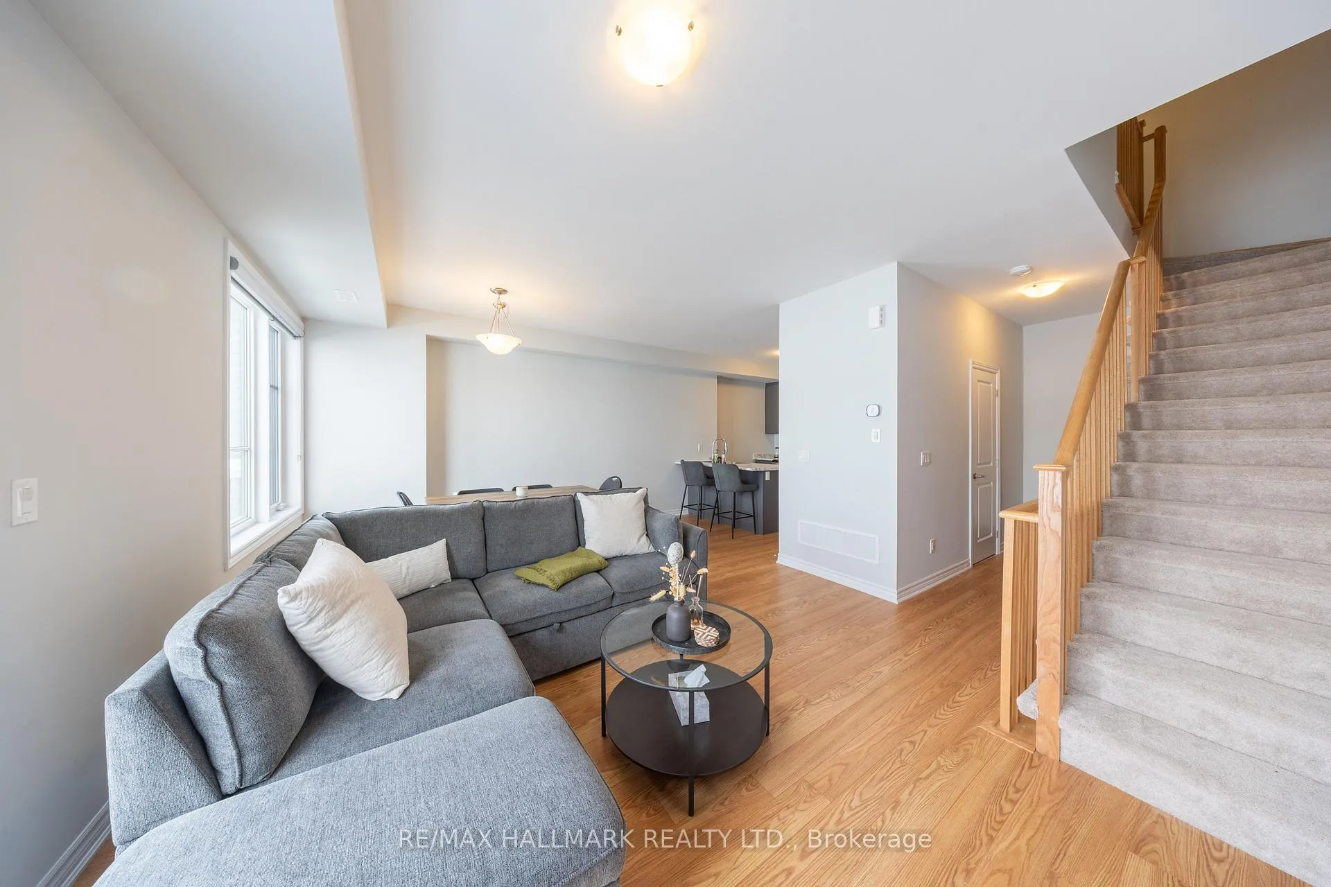 Photo 5 of 1198 Greentree Path, Oshawa, Kedron — HOMEH