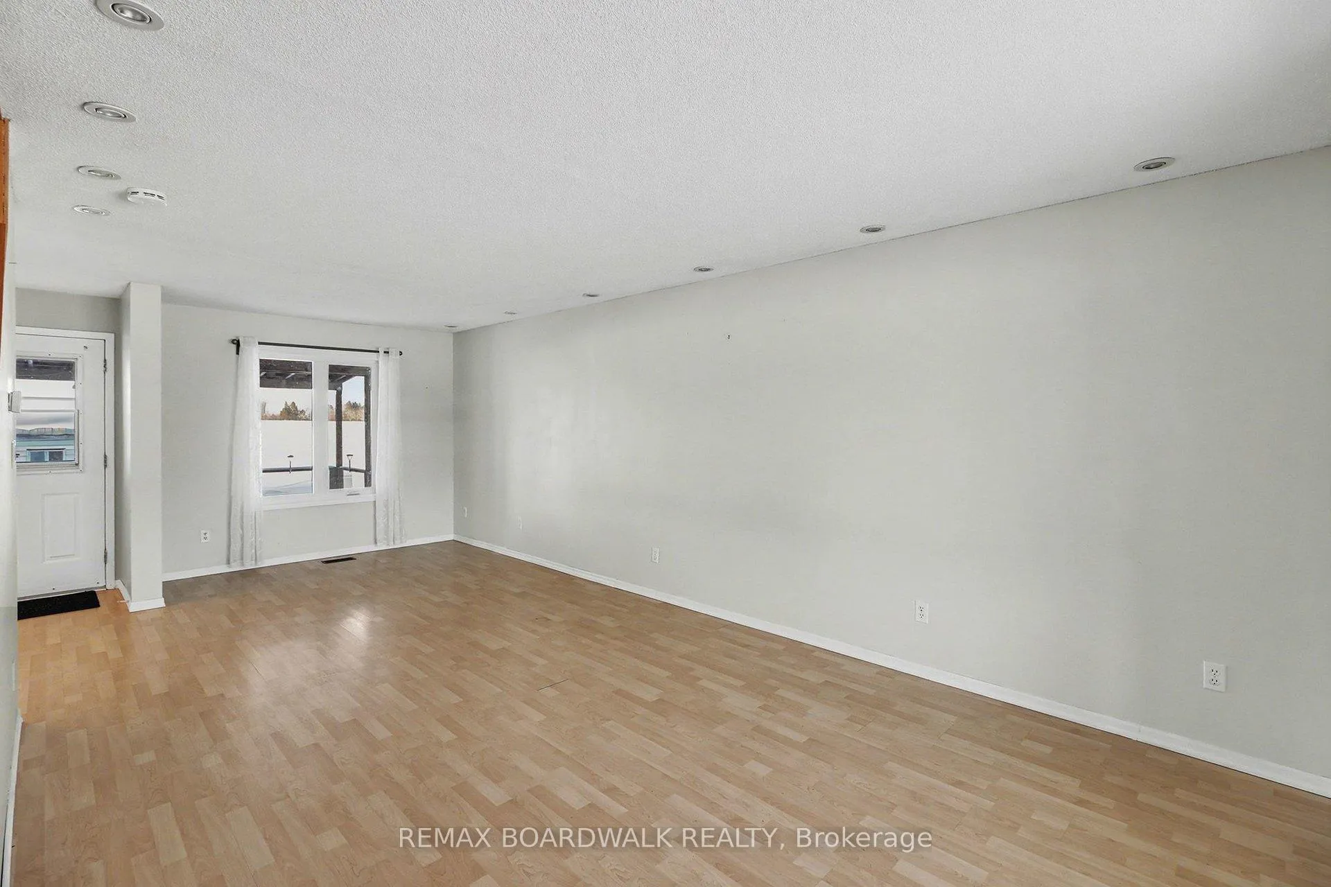 Photo 4 of 16319 Seventh Road, North Stormont, North Stormont (Roxborough) Twp — HOMEH