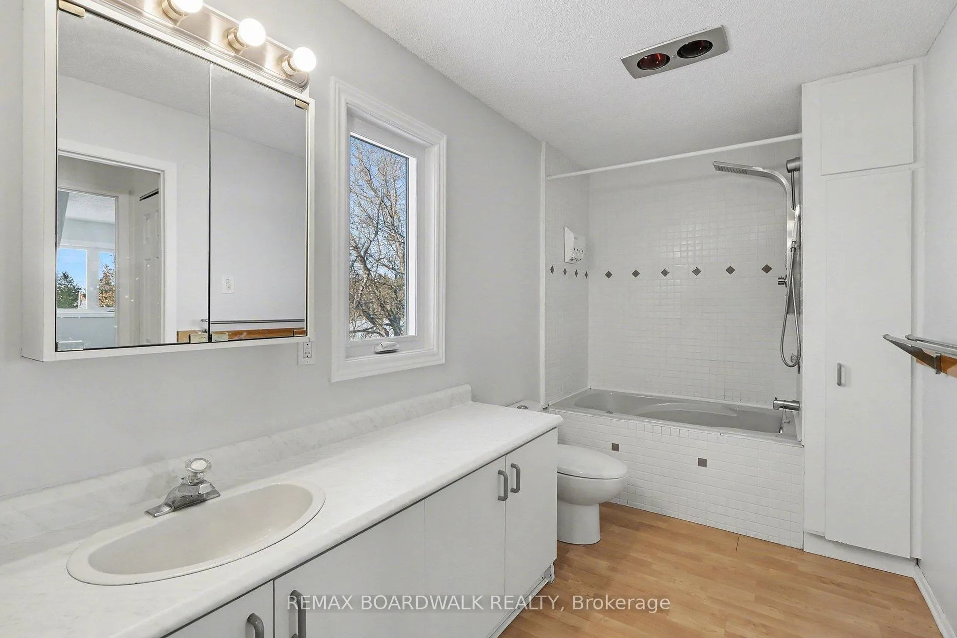 Photo 18 of 16319 Seventh Road, North Stormont, North Stormont (Roxborough) Twp — HOMEH