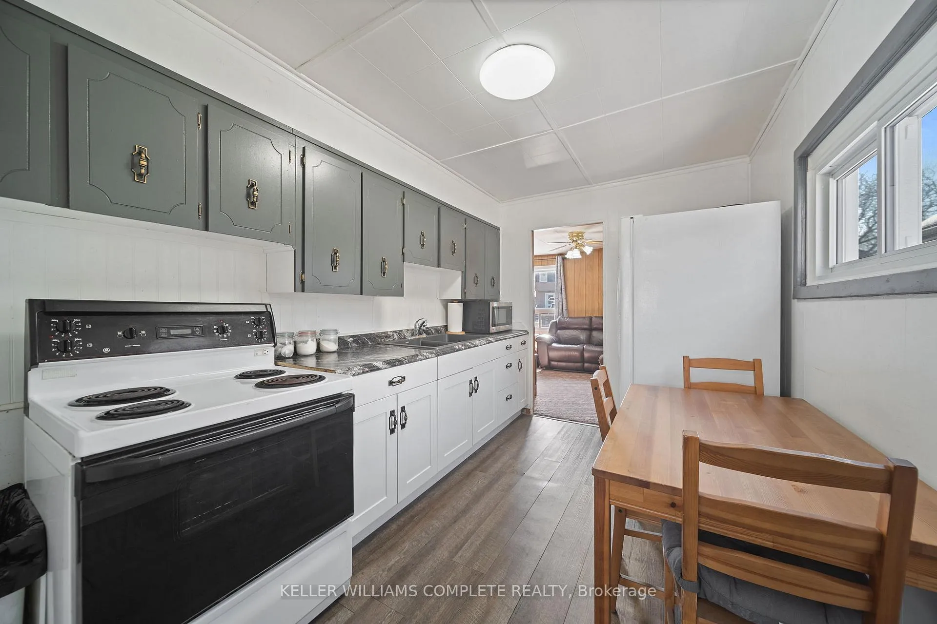 Photo 14 of 187 Mcanulty Boulevard, Hamilton, Industrial Sector — HOMEH