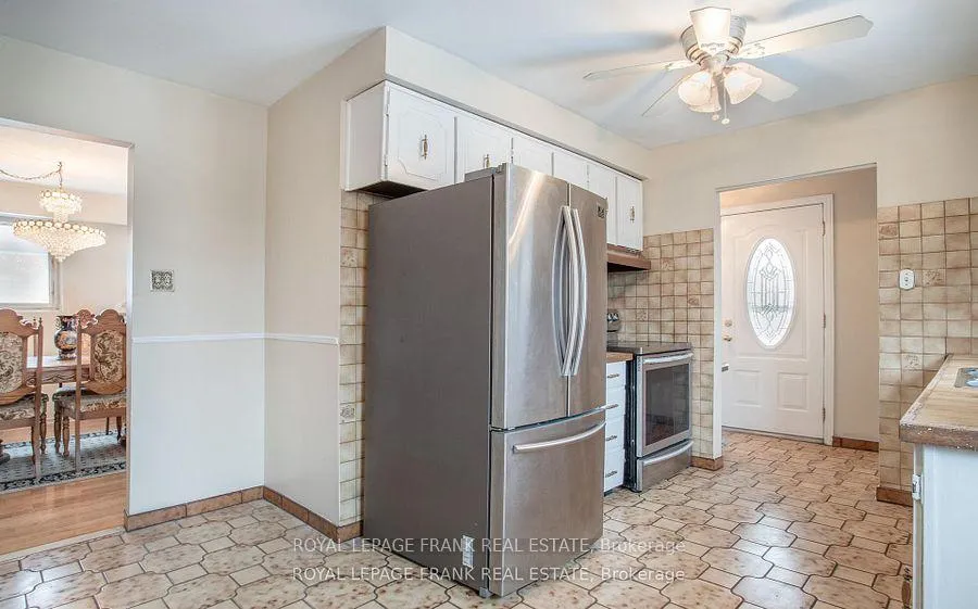 Photo 3 of 1273 Belair Crescent, Oshawa, Eastdale — HOMEH