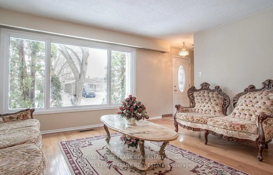 Photo 8 of 1273 Belair Crescent, Oshawa, Eastdale — HOMEH