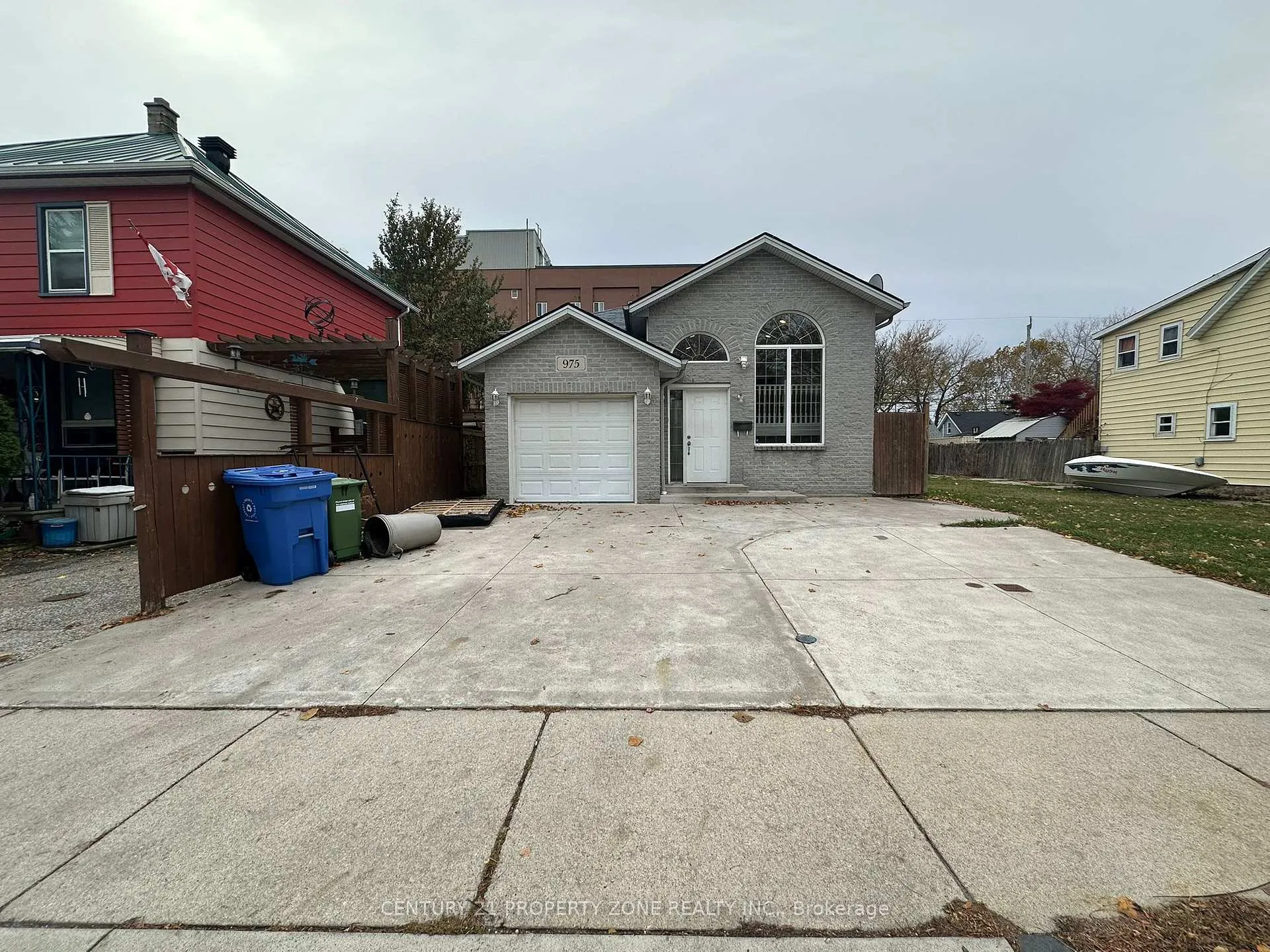 Photo of 975 Albert Road