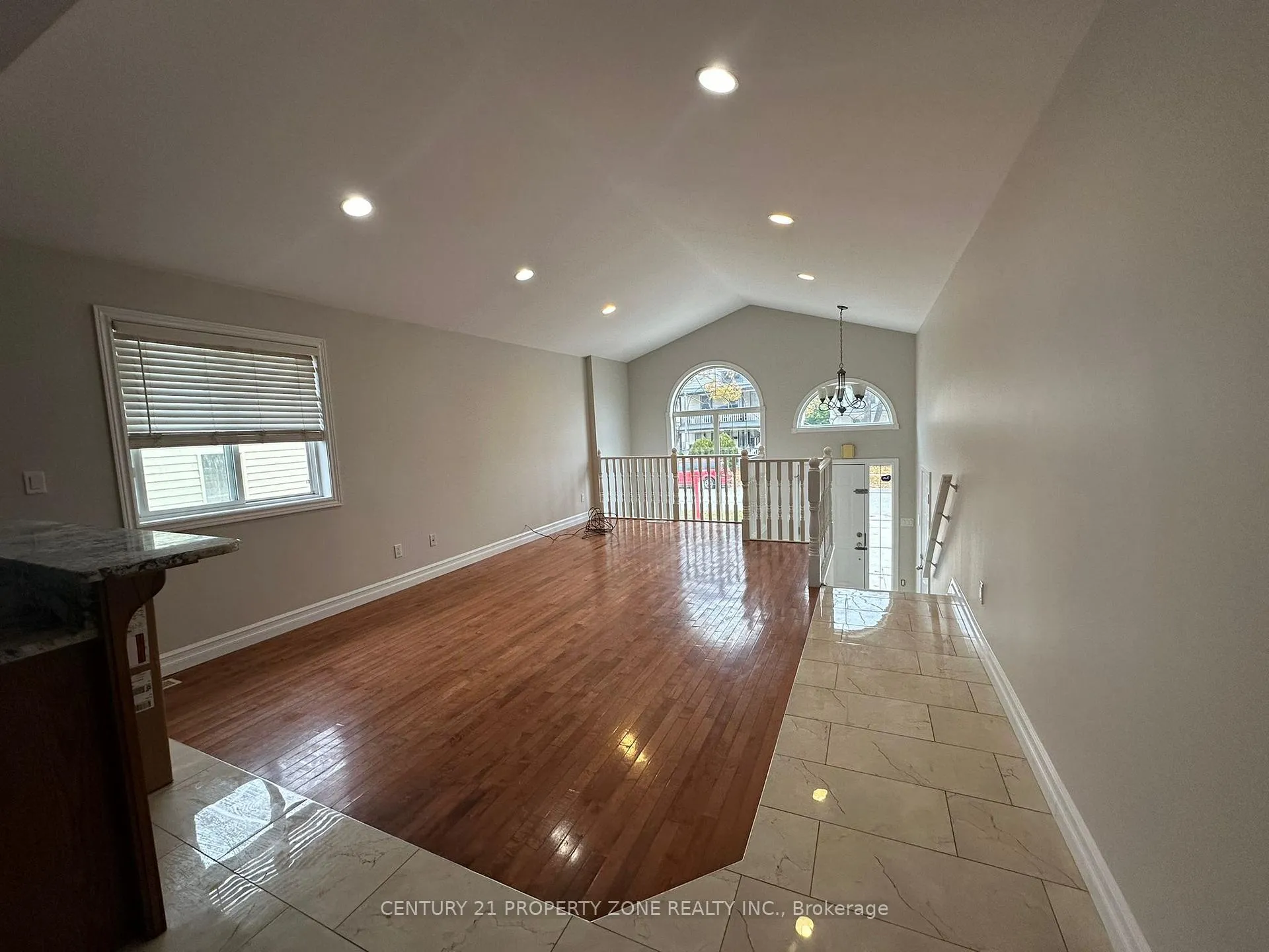 Photo 3 of 975 Albert Road, Windsor — HOMEH