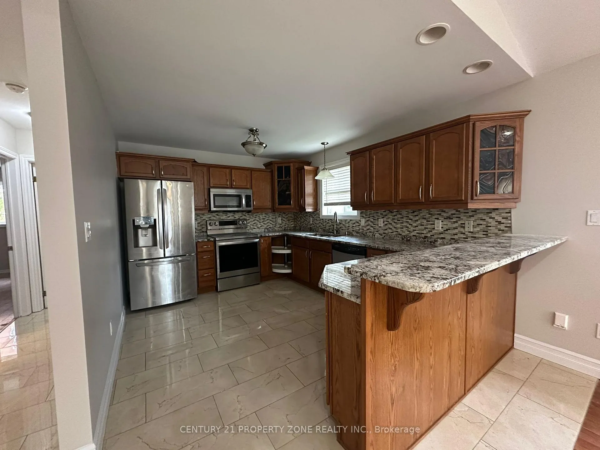 Photo 7 of 975 Albert Road, Windsor — HOMEH