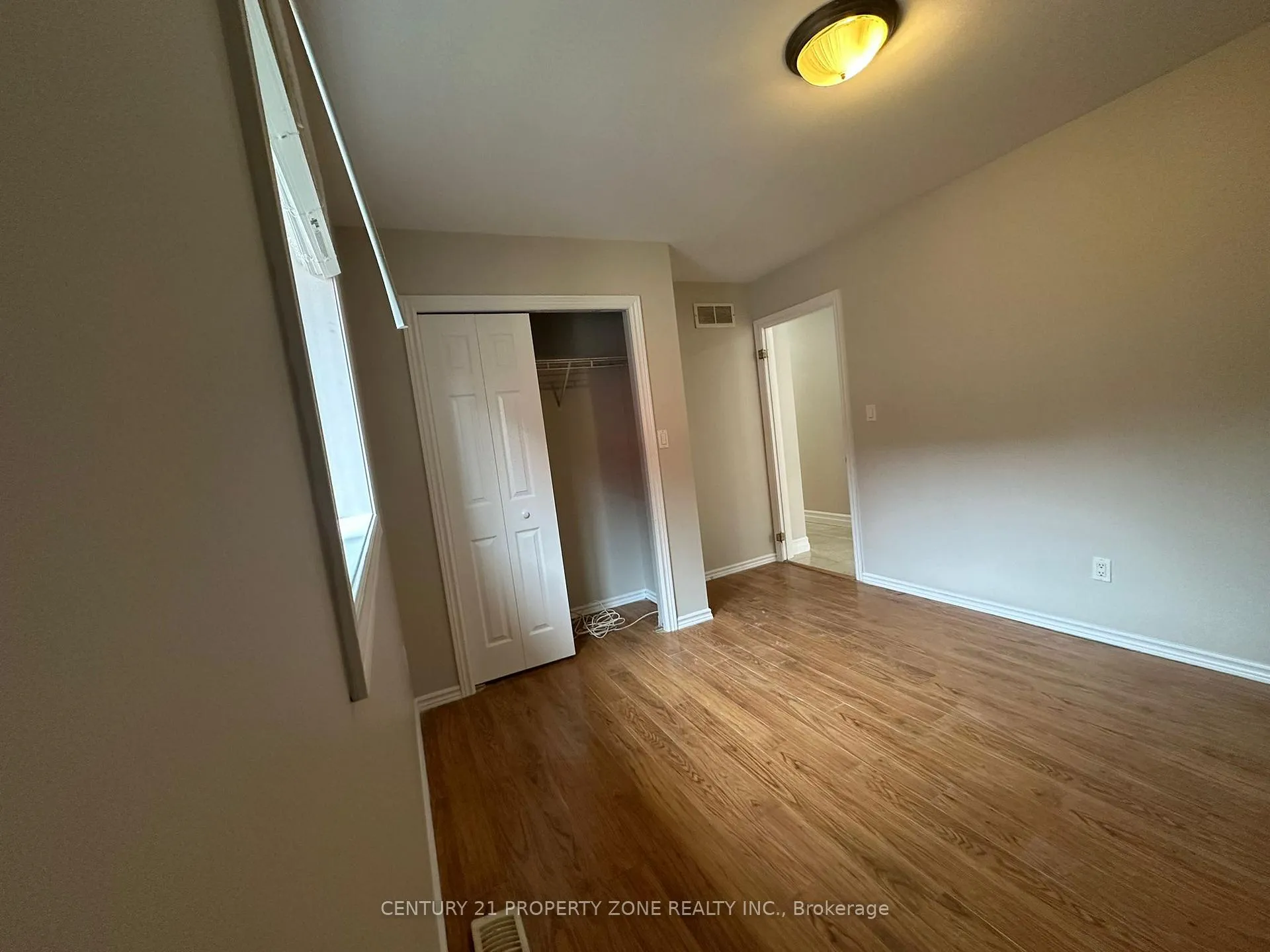 Photo 17 of 975 Albert Road, Windsor — HOMEH