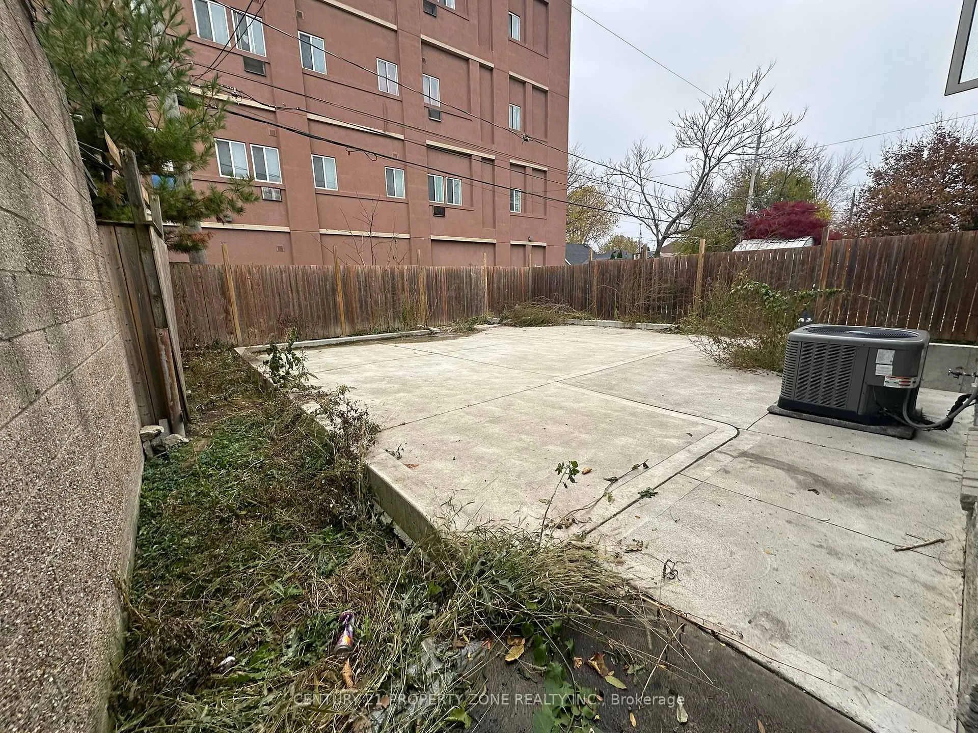 Photo 19 of 975 Albert Road, Windsor — HOMEH