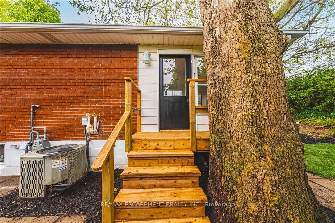 Photo 8 of 224 West 16th Street, Hamilton, Buchanan — HOMEH