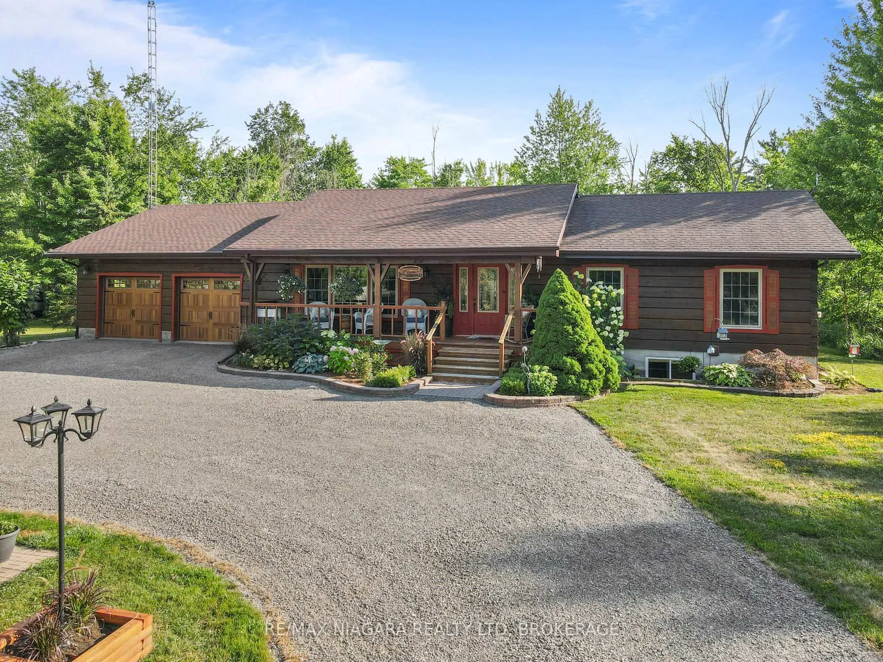 Photo 3 of 15 Keefer Drive, Welland, Cooks Mills — HOMEH