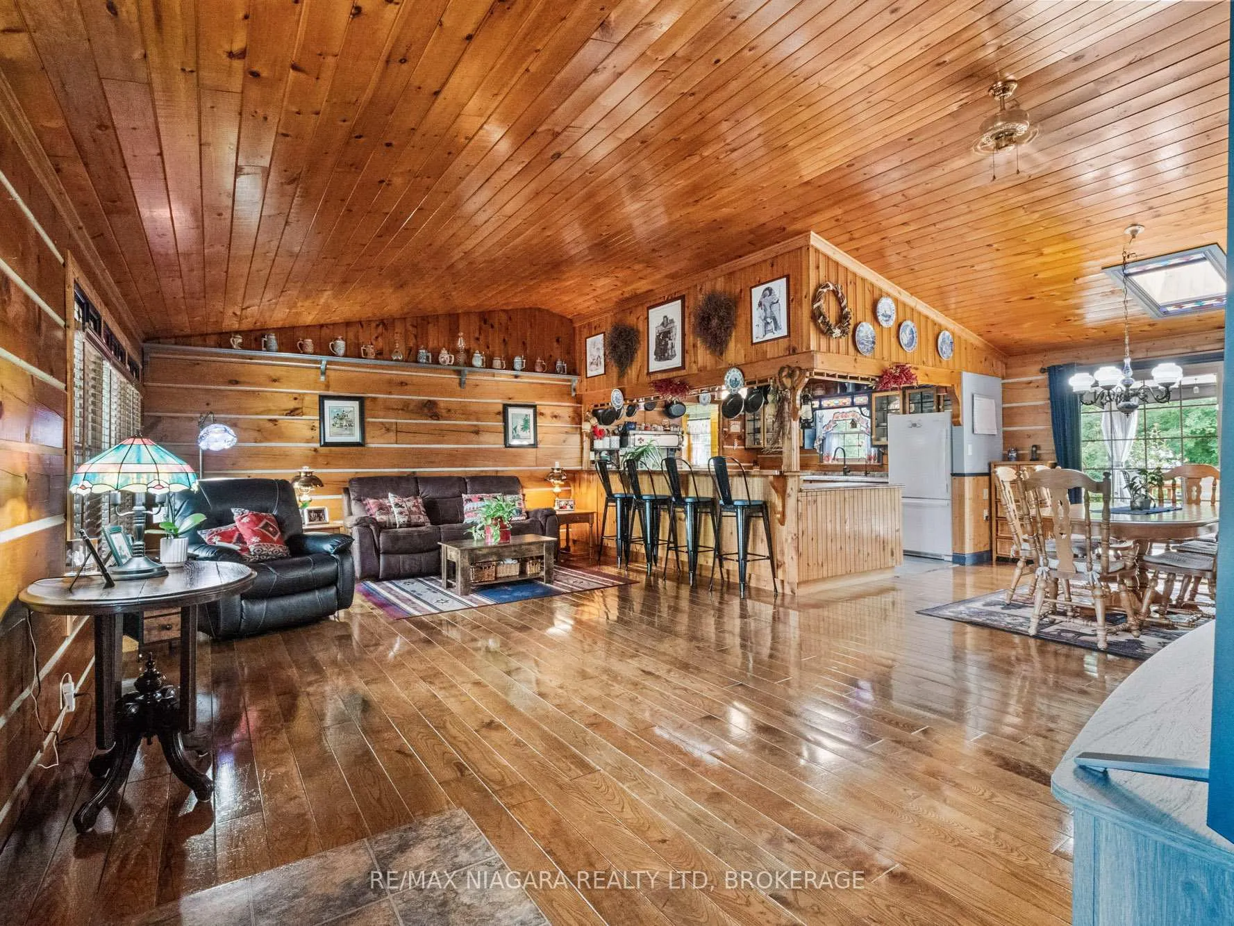 Photo 8 of 15 Keefer Drive, Welland, Cooks Mills — HOMEH