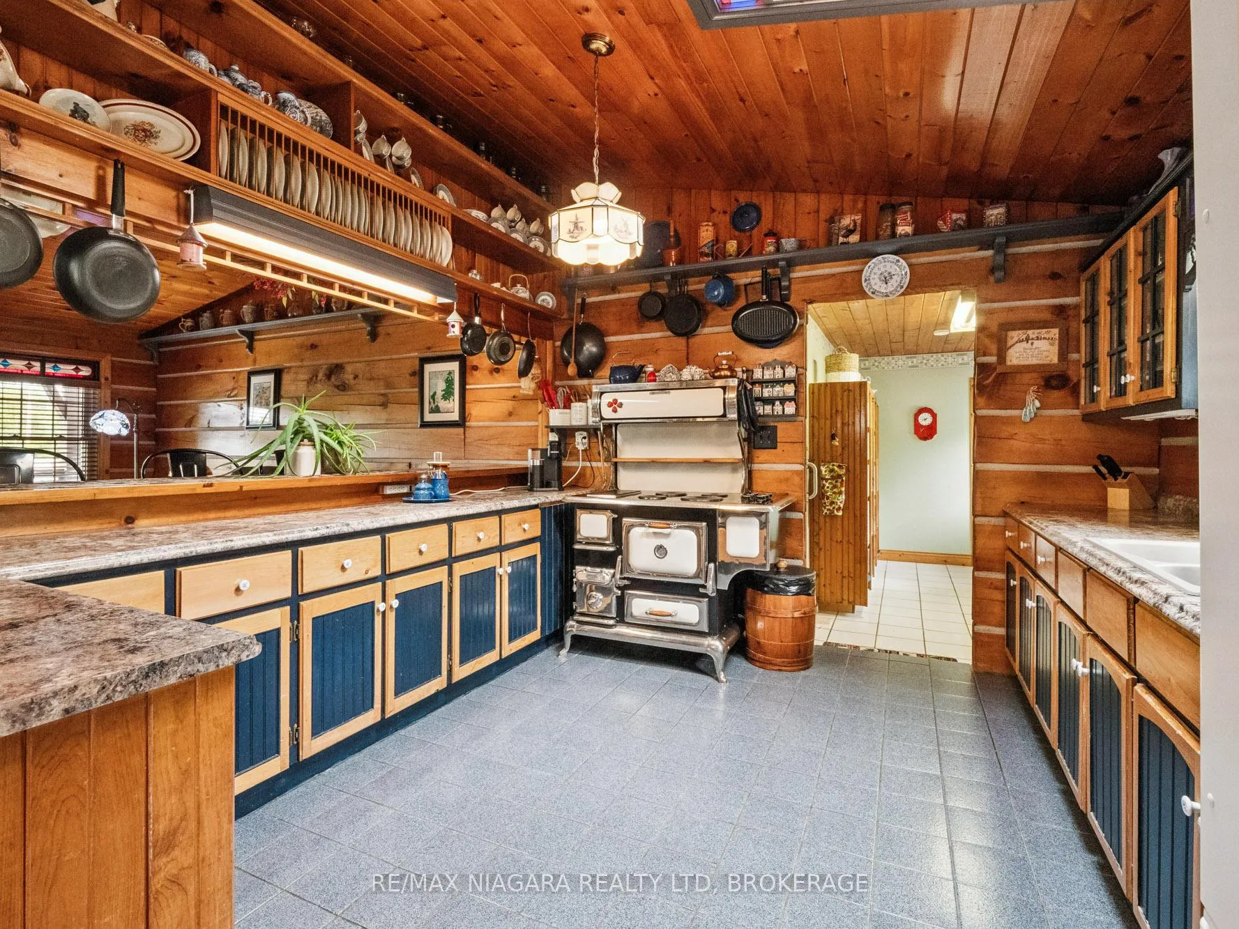 Photo 13 of 15 Keefer Drive, Welland, Cooks Mills — HOMEH