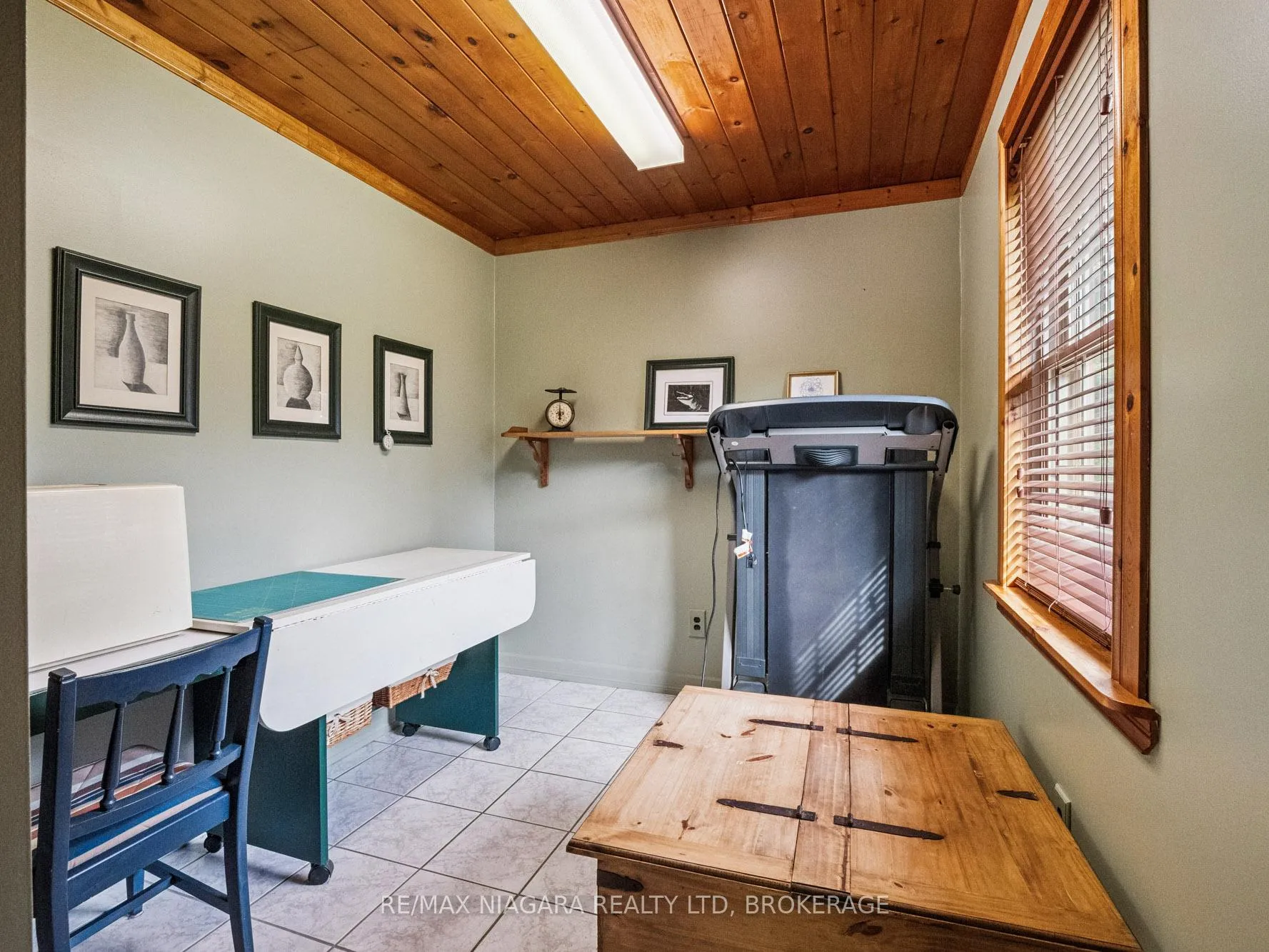 Photo 16 of 15 Keefer Drive, Welland, Cooks Mills — HOMEH