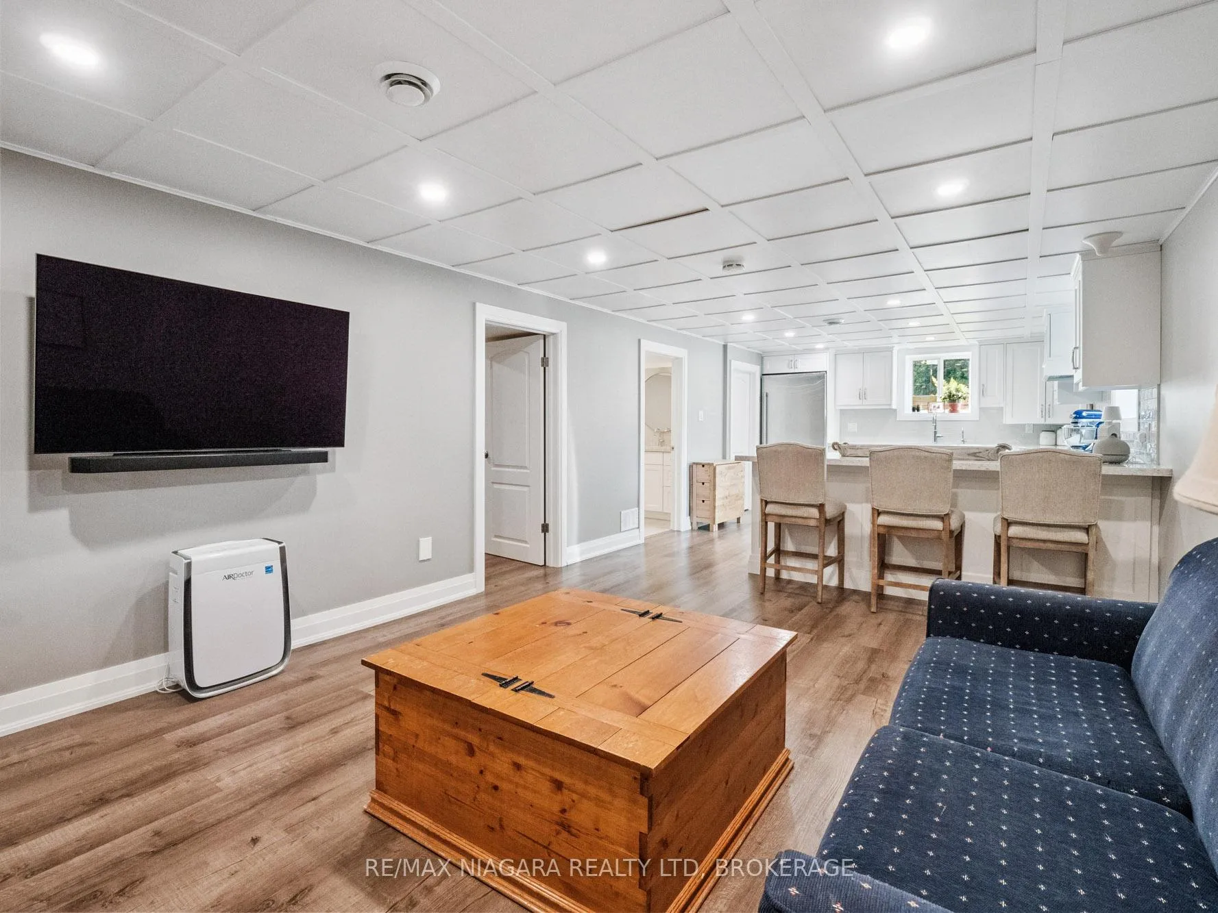 Photo 24 of 15 Keefer Drive, Welland, Cooks Mills — HOMEH