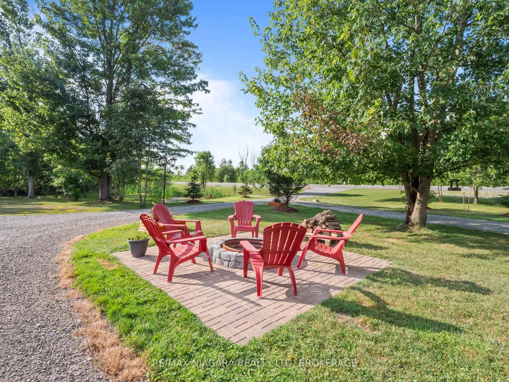 Photo 38 of 15 Keefer Drive, Welland, Cooks Mills — HOMEH