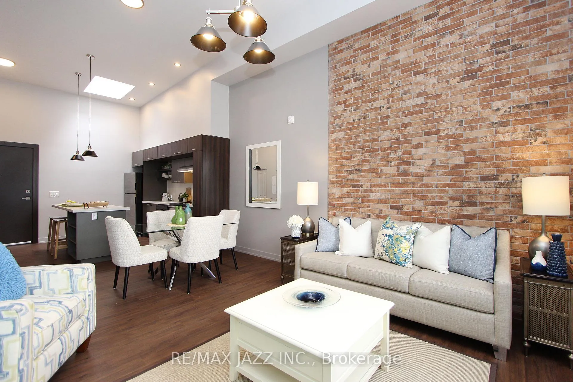 Photo 10 of Unit 307, 14 1/2 King Street E, Oshawa, O'Neill — HOMEH