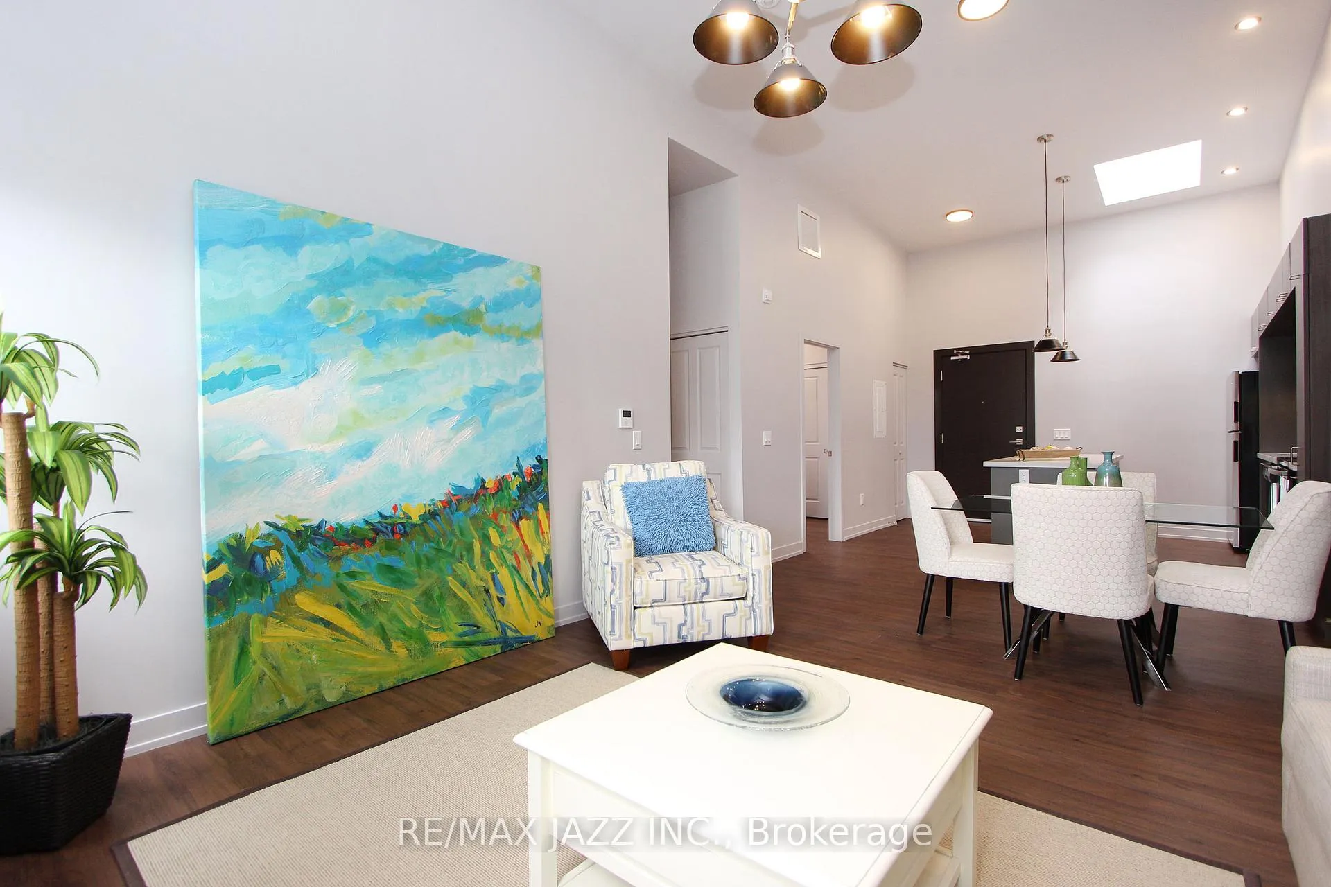 Photo 11 of Unit 307, 14 1/2 King Street E, Oshawa, O'Neill — HOMEH