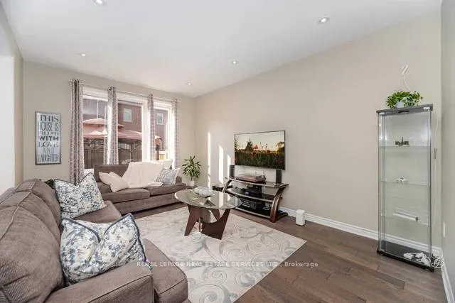 Photo 8 of 133 Hatt Court, Milton, Ford — HOMEH