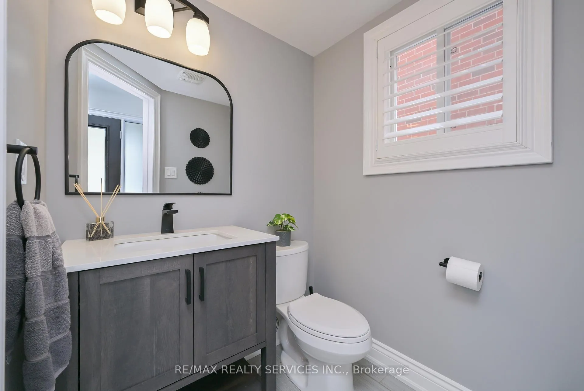 Photo 12 of 38 Tawnberry Circle, Brampton, Fletcher's Meadow — HOMEH