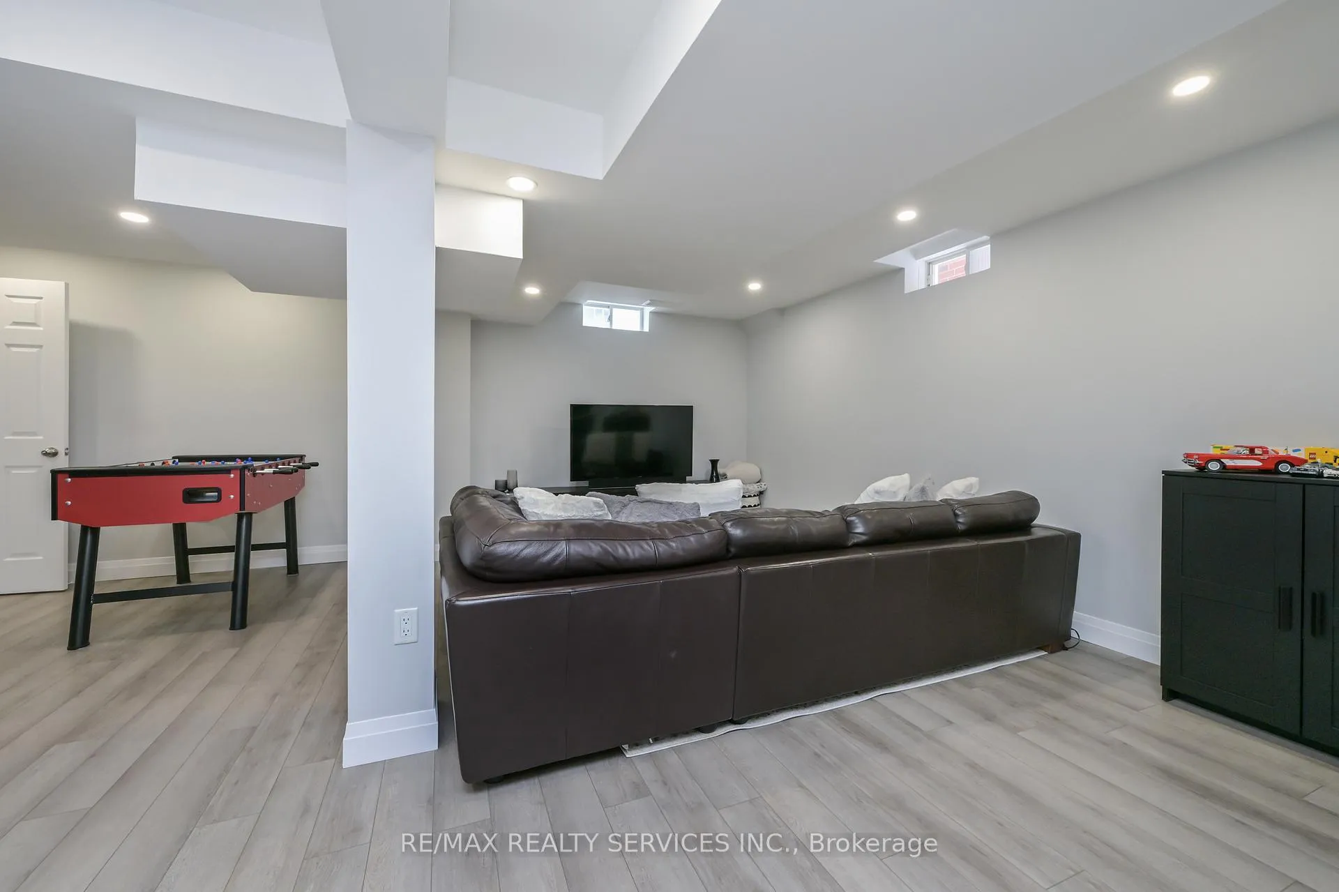 Photo 27 of 38 Tawnberry Circle, Brampton, Fletcher's Meadow — HOMEH