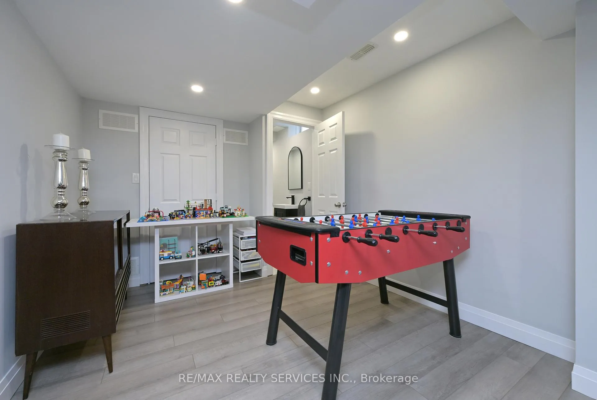 Photo 31 of 38 Tawnberry Circle, Brampton, Fletcher's Meadow — HOMEH