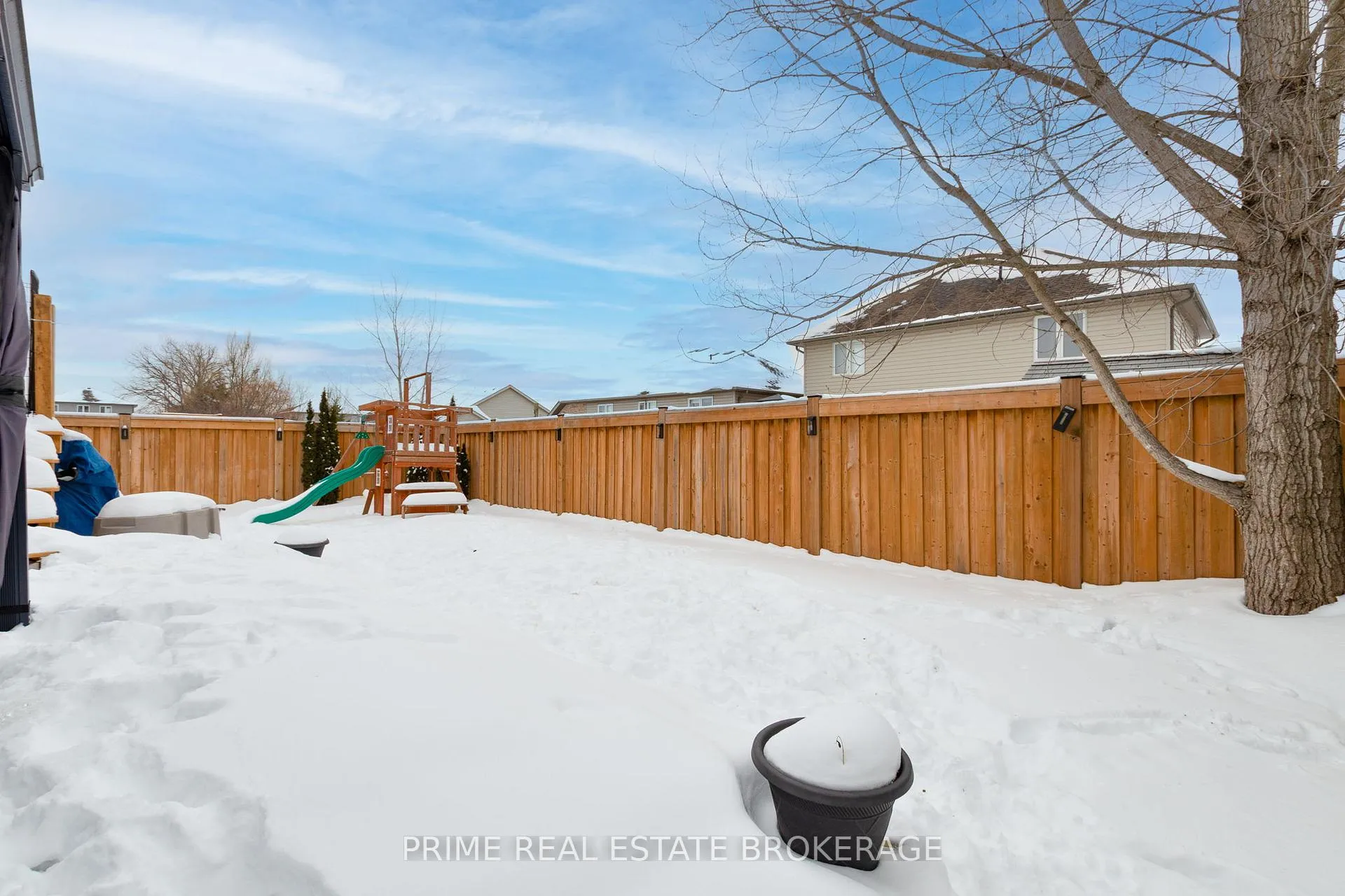 Photo 42 of 18 Watson Crescent, Central Elgin, Rural Central Elgin — HOMEH