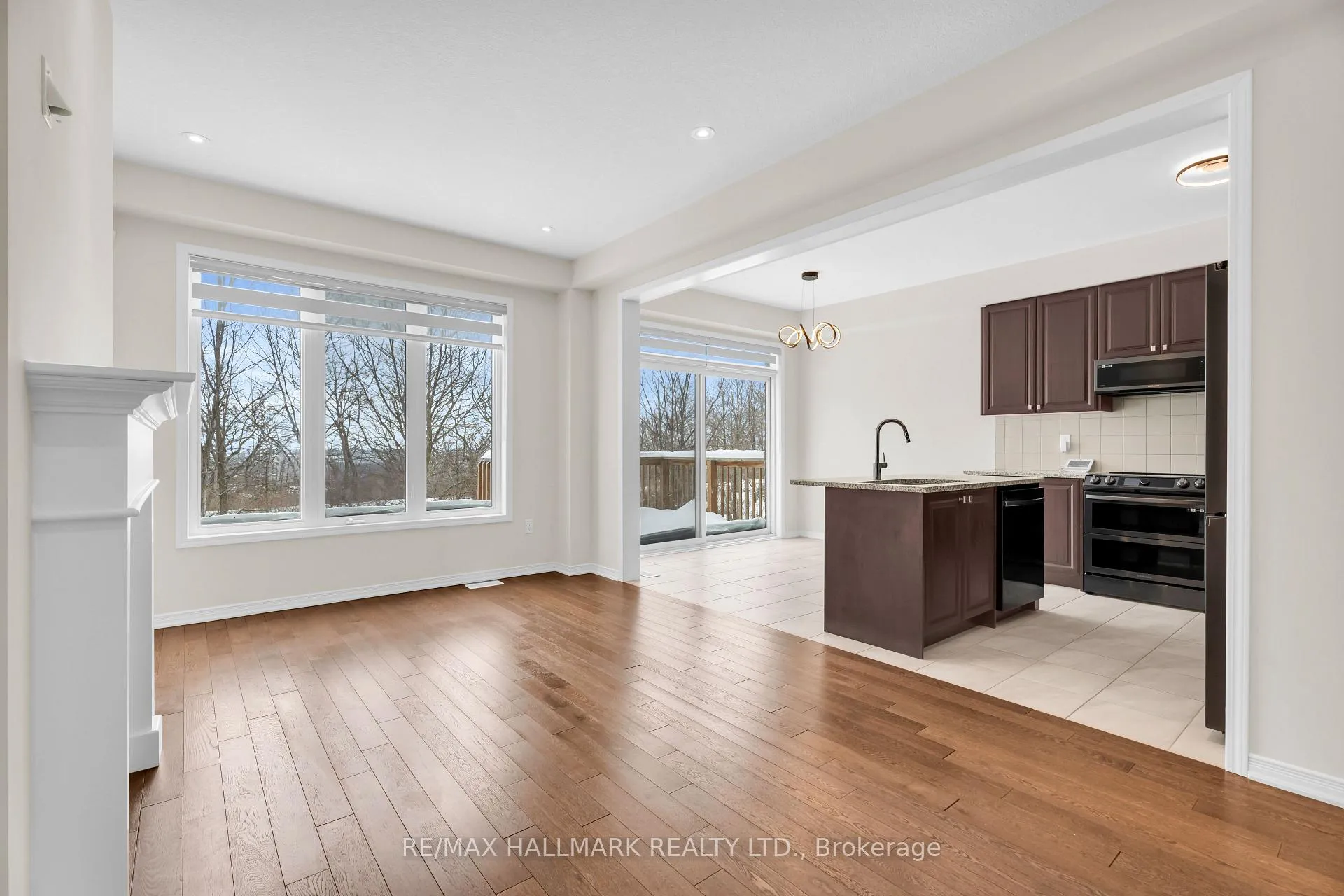 Photo 4 of 131 Cuesta Heights, Hamilton, Stoney Creek Mountain — HOMEH