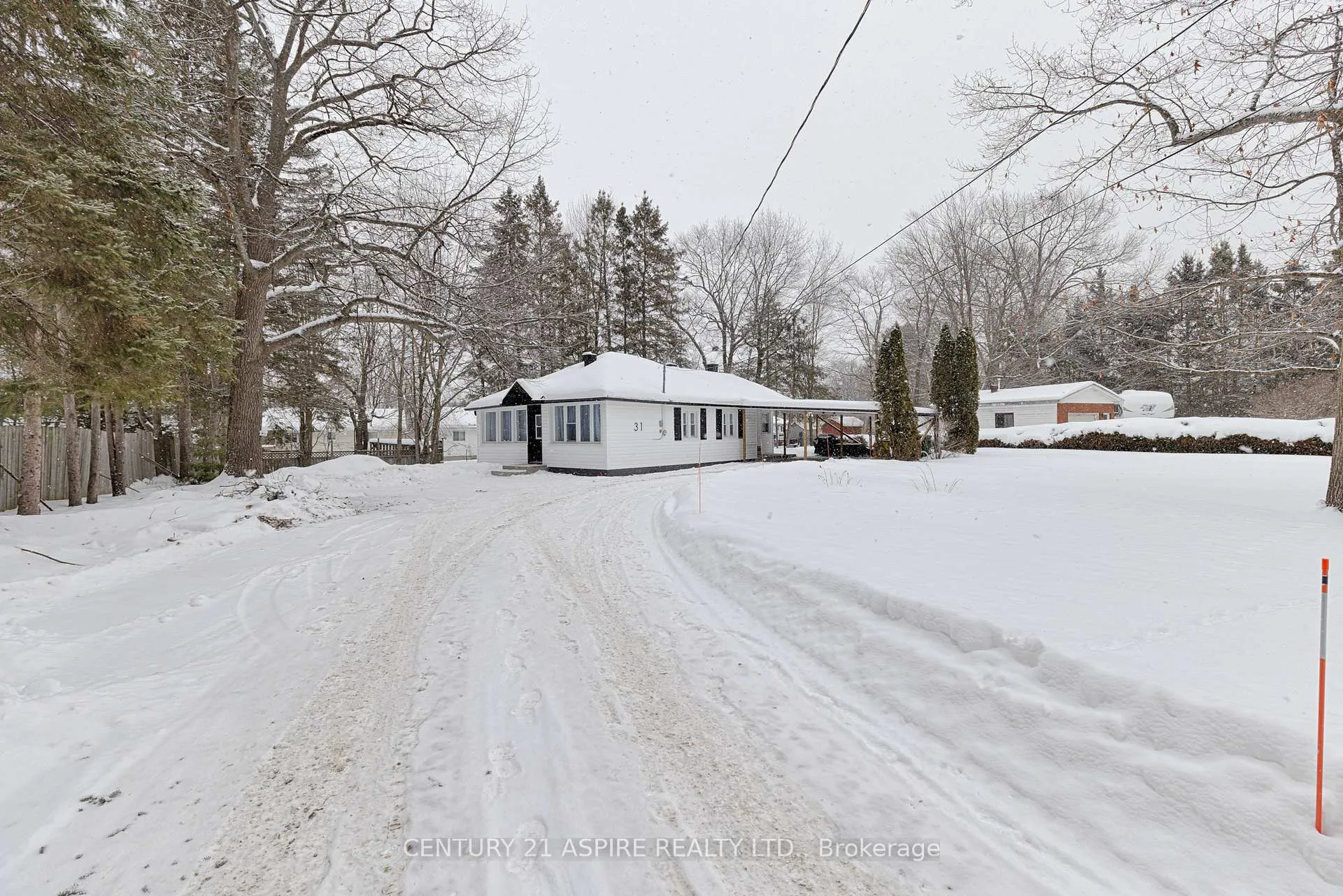 Photo 2 of 31 East Street E, Petawawa — HOMEH