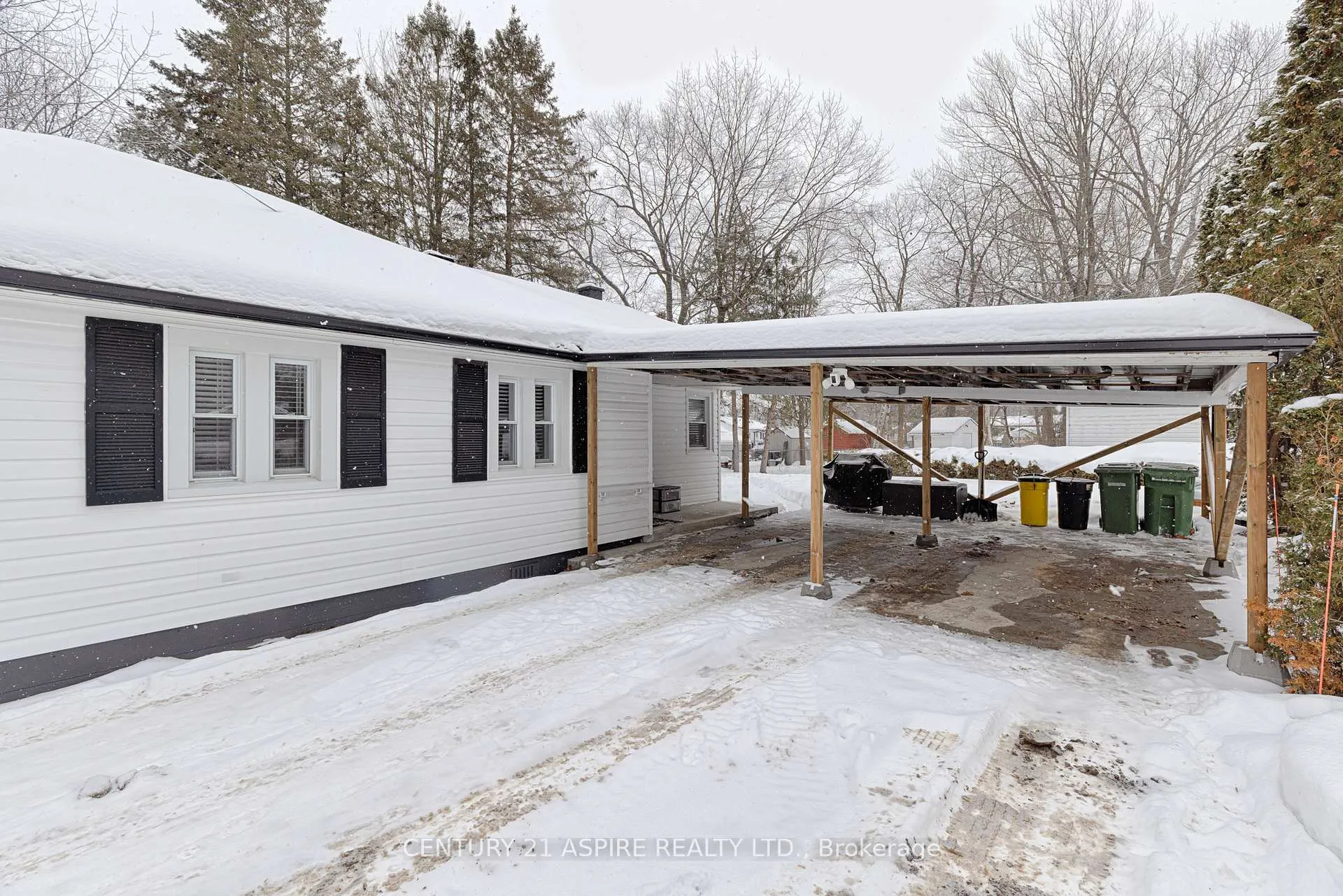 Photo 3 of 31 East Street E, Petawawa — HOMEH