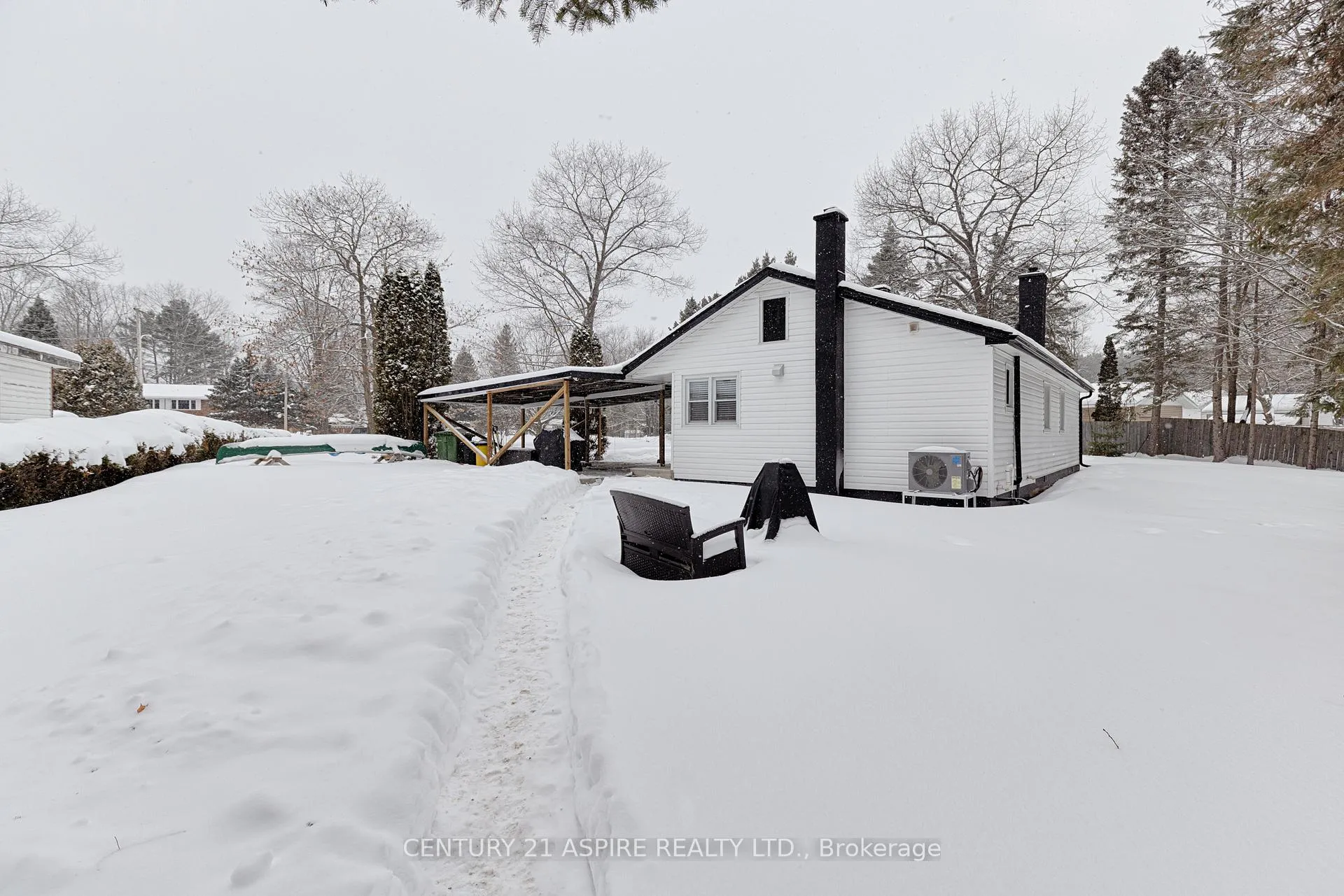 Photo 5 of 31 East Street E, Petawawa — HOMEH