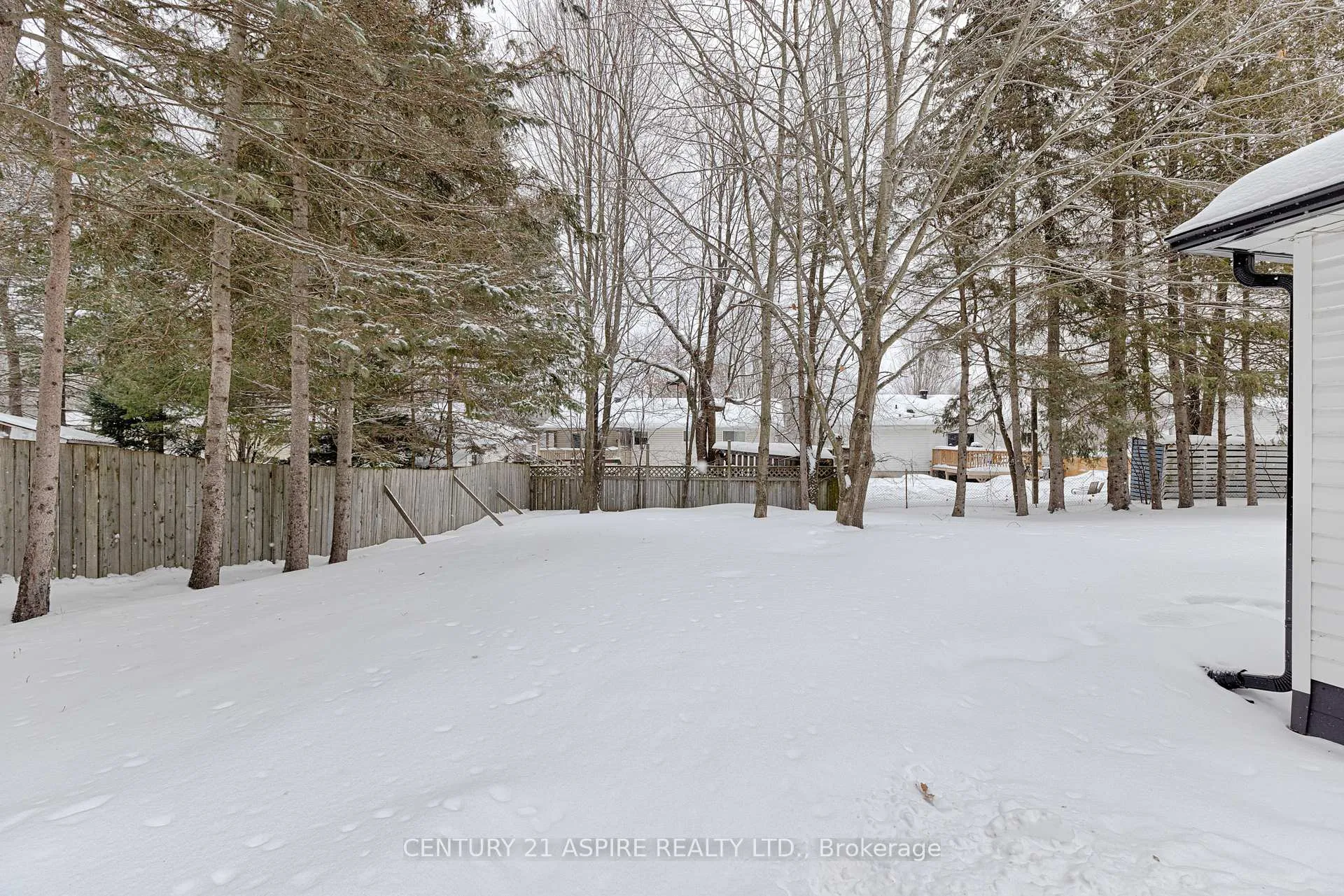 Photo 6 of 31 East Street E, Petawawa — HOMEH