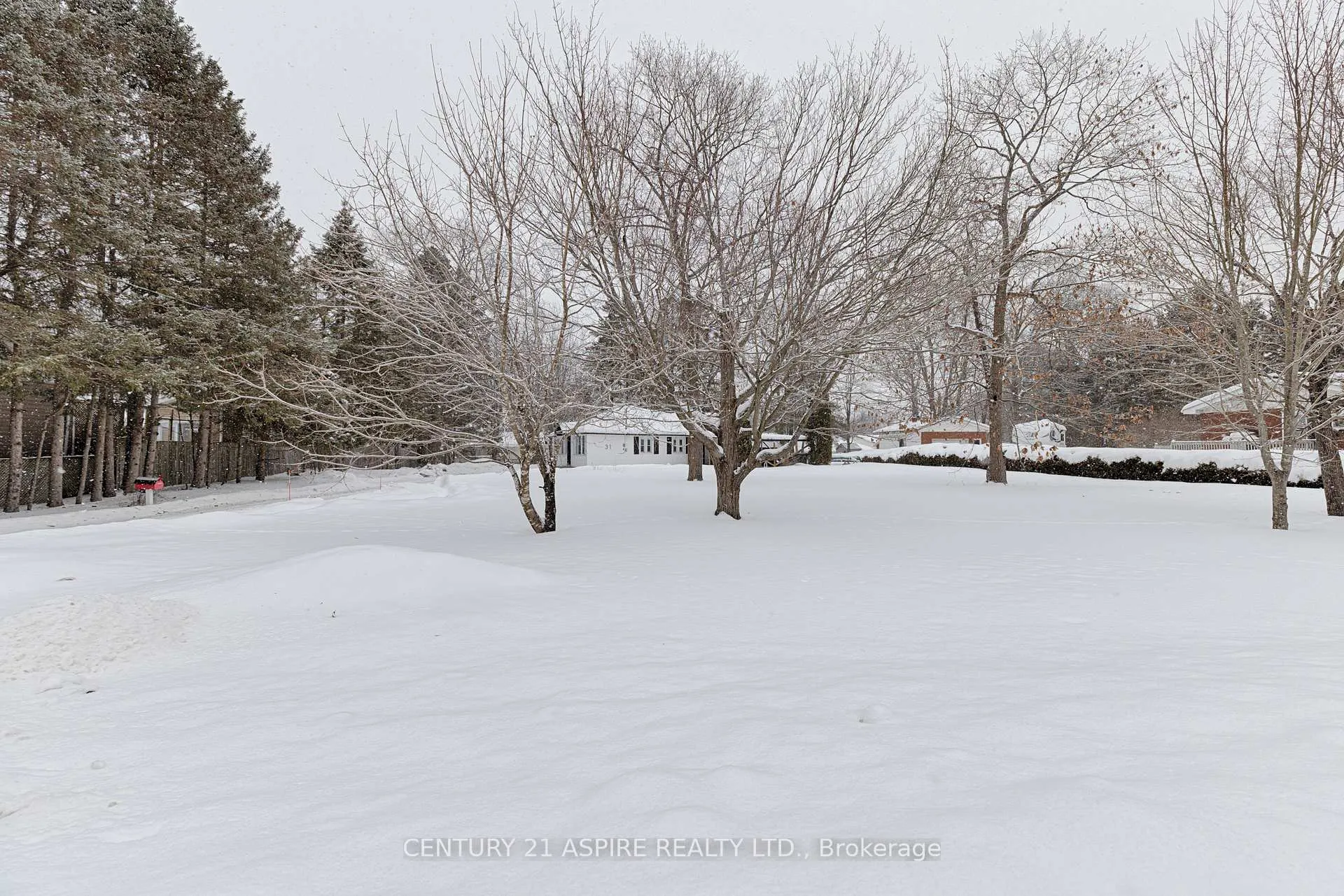 Photo 8 of 31 East Street E, Petawawa — HOMEH