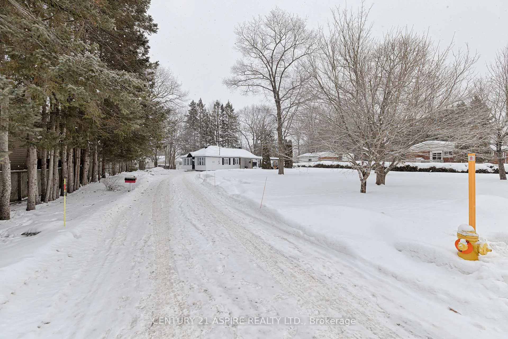 Photo 9 of 31 East Street E, Petawawa — HOMEH