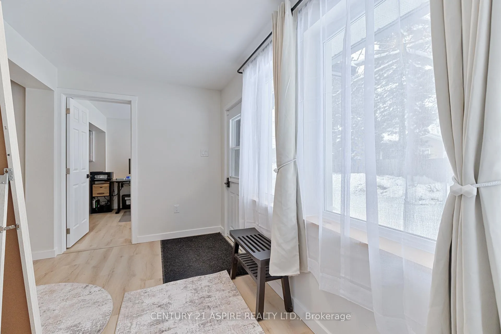 Photo 11 of 31 East Street E, Petawawa — HOMEH
