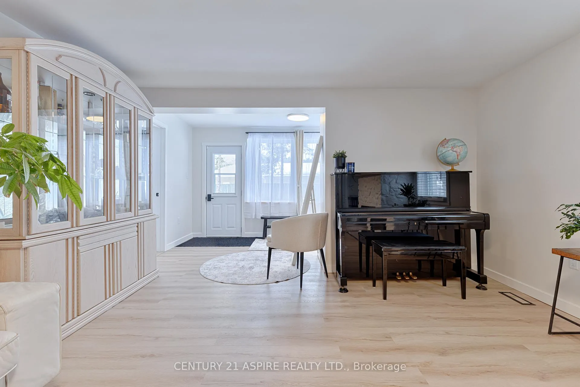 Photo 14 of 31 East Street E, Petawawa — HOMEH