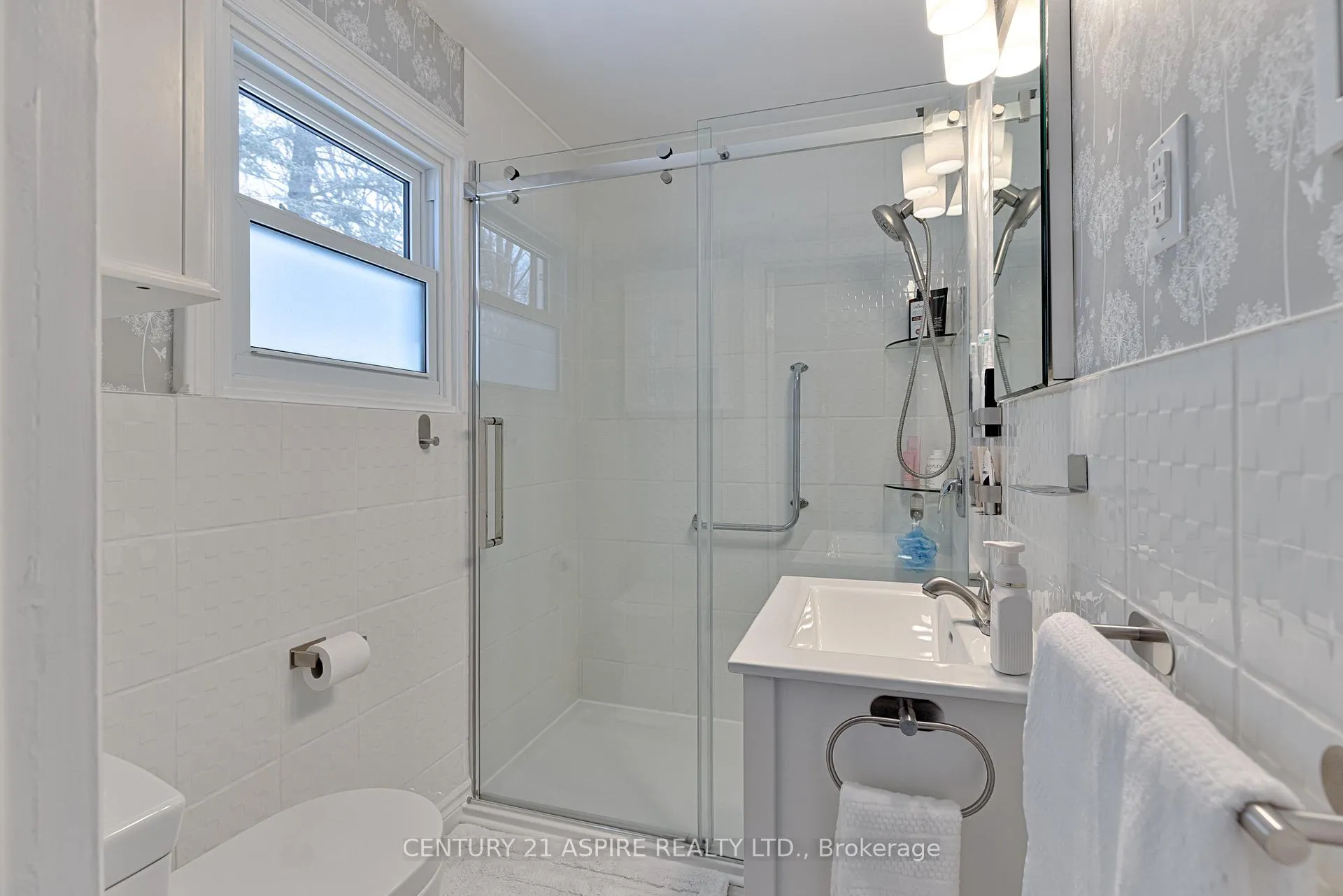 Photo 25 of 31 East Street E, Petawawa — HOMEH