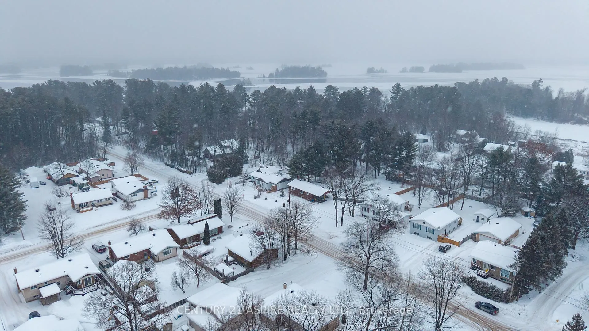 Photo 32 of 31 East Street E, Petawawa — HOMEH