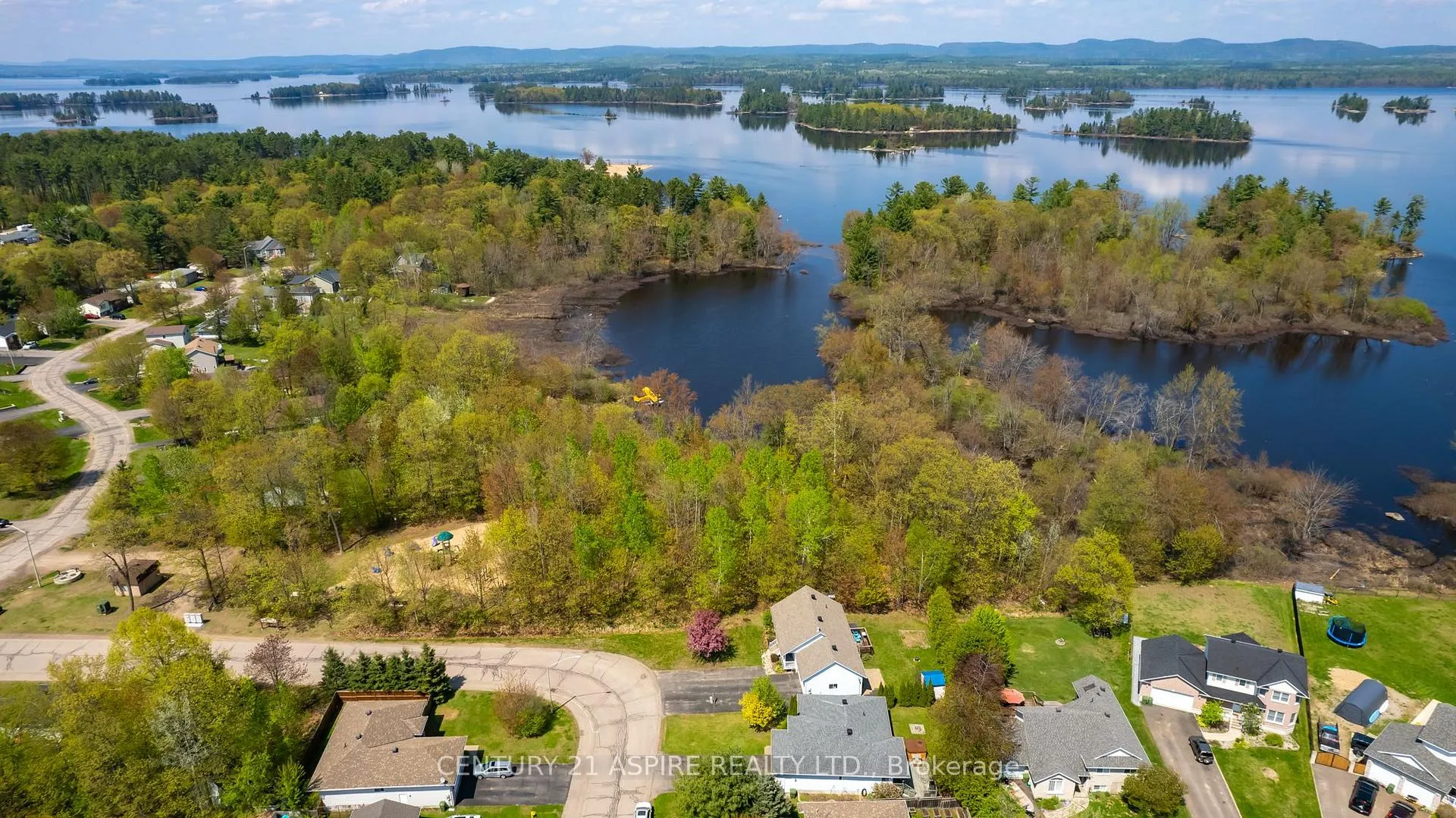 Photo 44 of 31 East Street E, Petawawa — HOMEH
